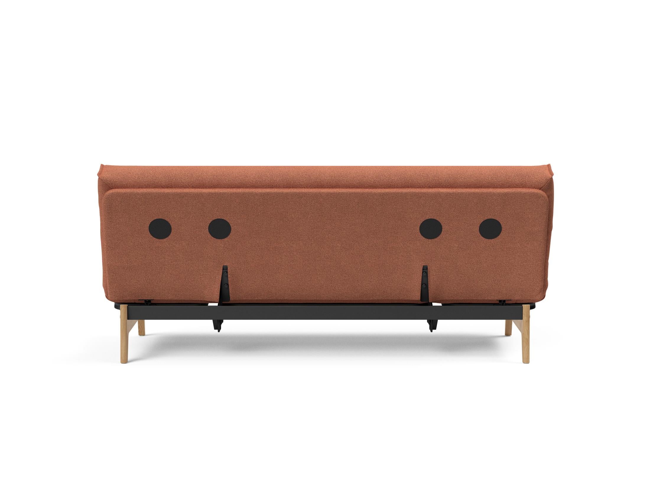 Aslak 120 Bettsofa Nordic Cover: Elegantes Sofa mit Soft Spring Federung, perfekt für entspannte Abende und stilvolle Einrichtung.