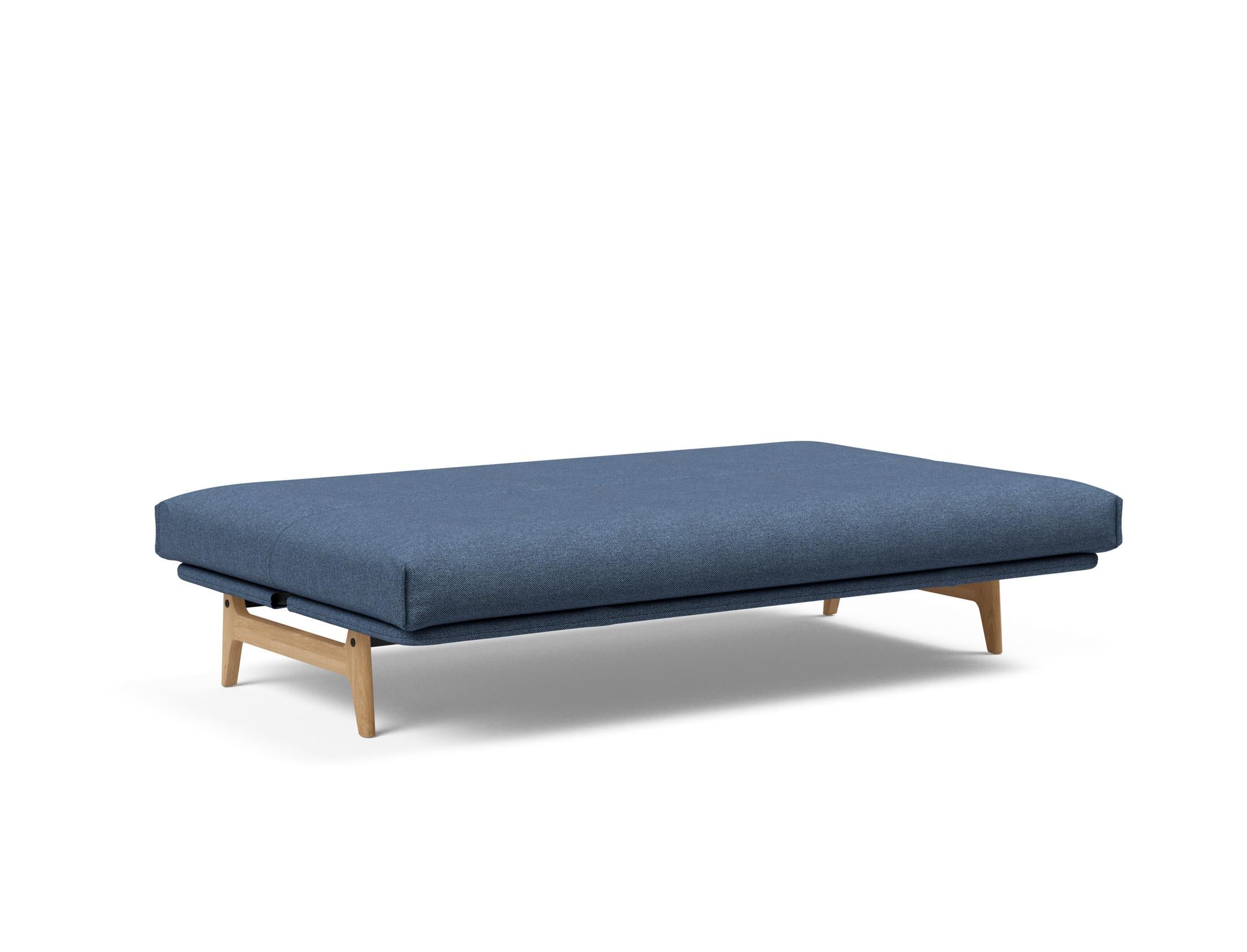 Erleben Sie das Aslak 120 Bettsofa Nordic Cover Soft Spring von Innovation Living – eine perfekte Kombination aus modernem Stil und bequemem Schlafplatz.