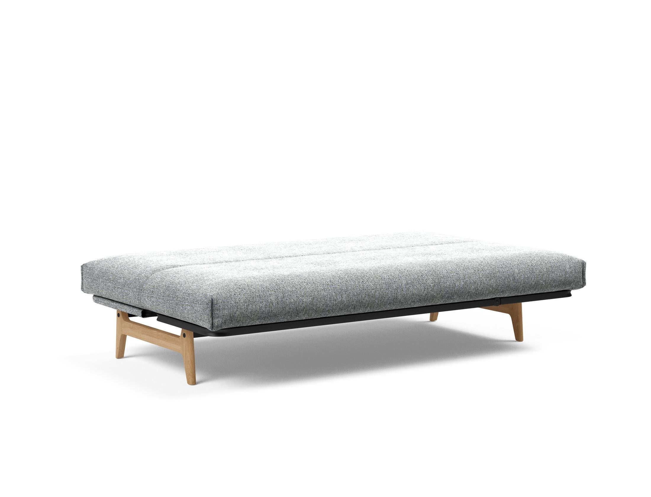 Erleben Sie das Aslak 120 Bettsofa Nordic Cover Soft Spring von Innovation Living – eine perfekte Kombination aus modernem Stil und bequemem Schlafplatz.