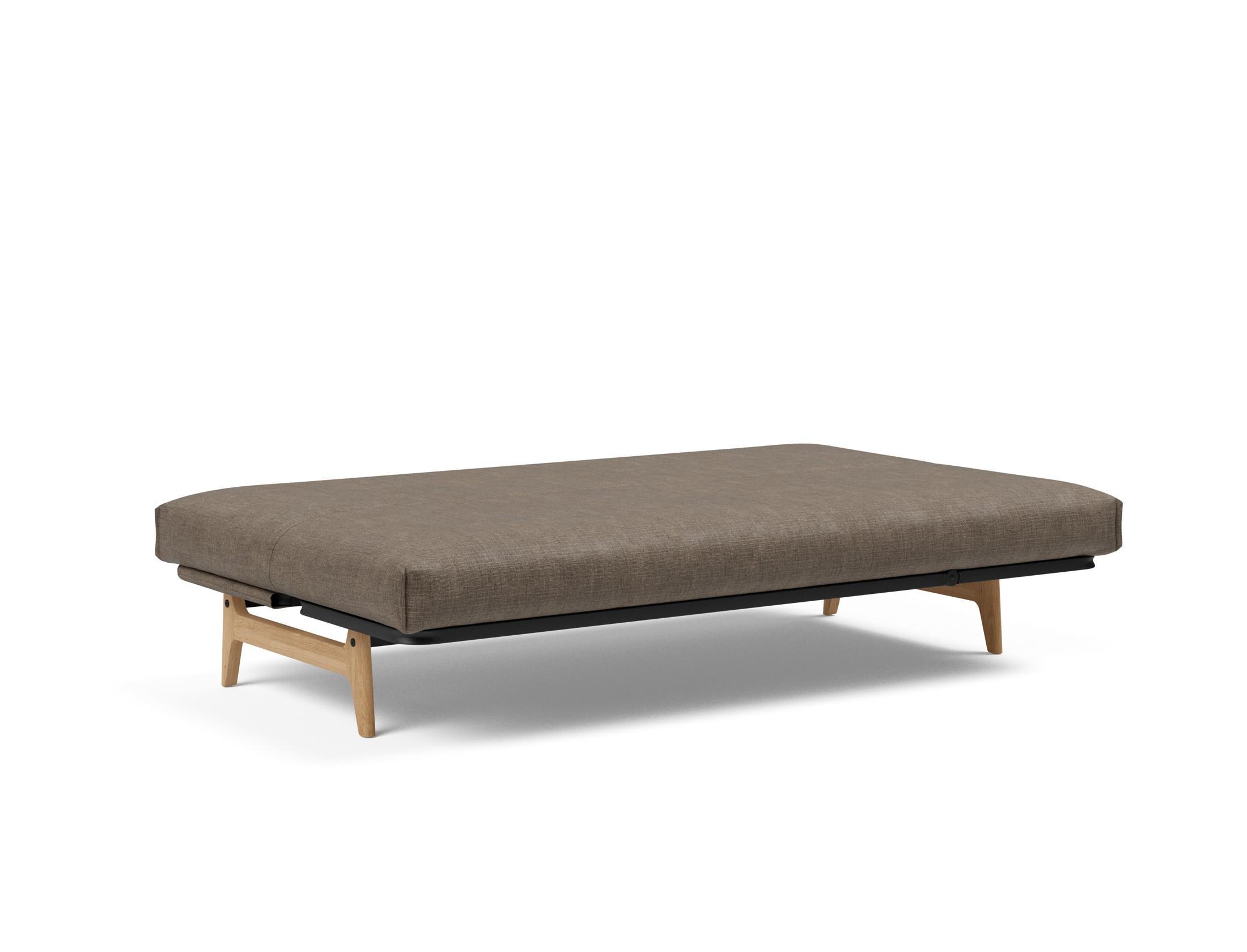 Erleben Sie das Aslak 120 Bettsofa Nordic Cover Soft Spring von Innovation Living – eine perfekte Kombination aus modernem Stil und bequemem Schlafplatz.