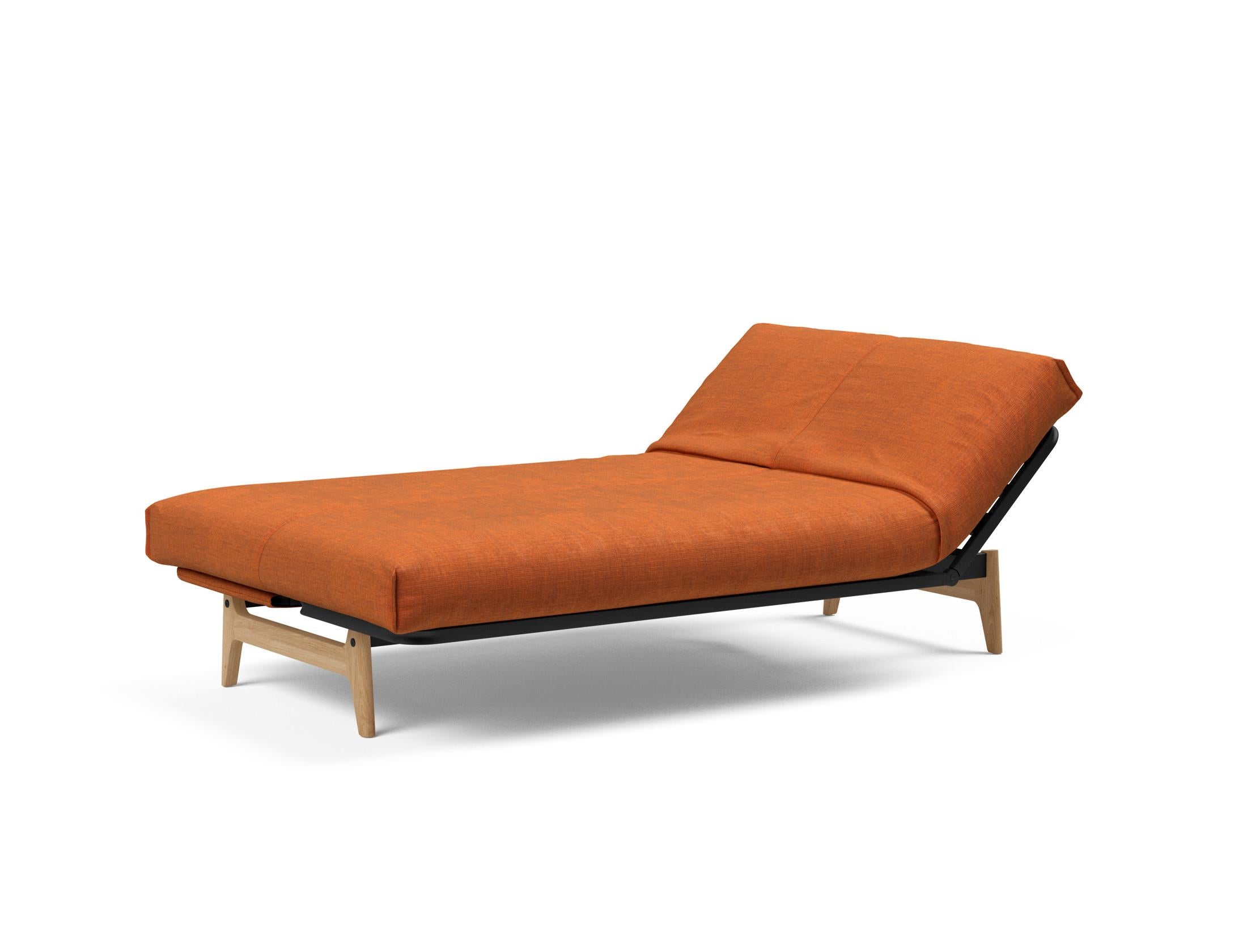 Entdecken Sie das Aslak 120 Bettsofa Nordic Cover Soft Spring von Innovation Living – stilvolles Design trifft auf höchsten Schlafkomfort.