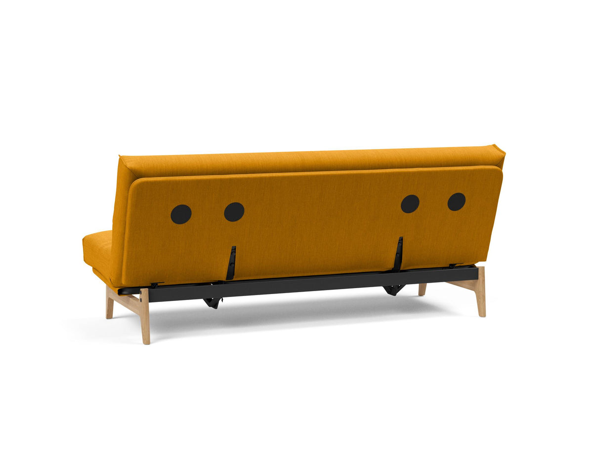 Aslak 120 Bettsofa Nordic Cover mit Gestellbezug Soft Spring in 507 Elegance Burned Curry präsentiert im Onlineshop von KAQTU Design AG. Bettsofa ist von Innovation Living