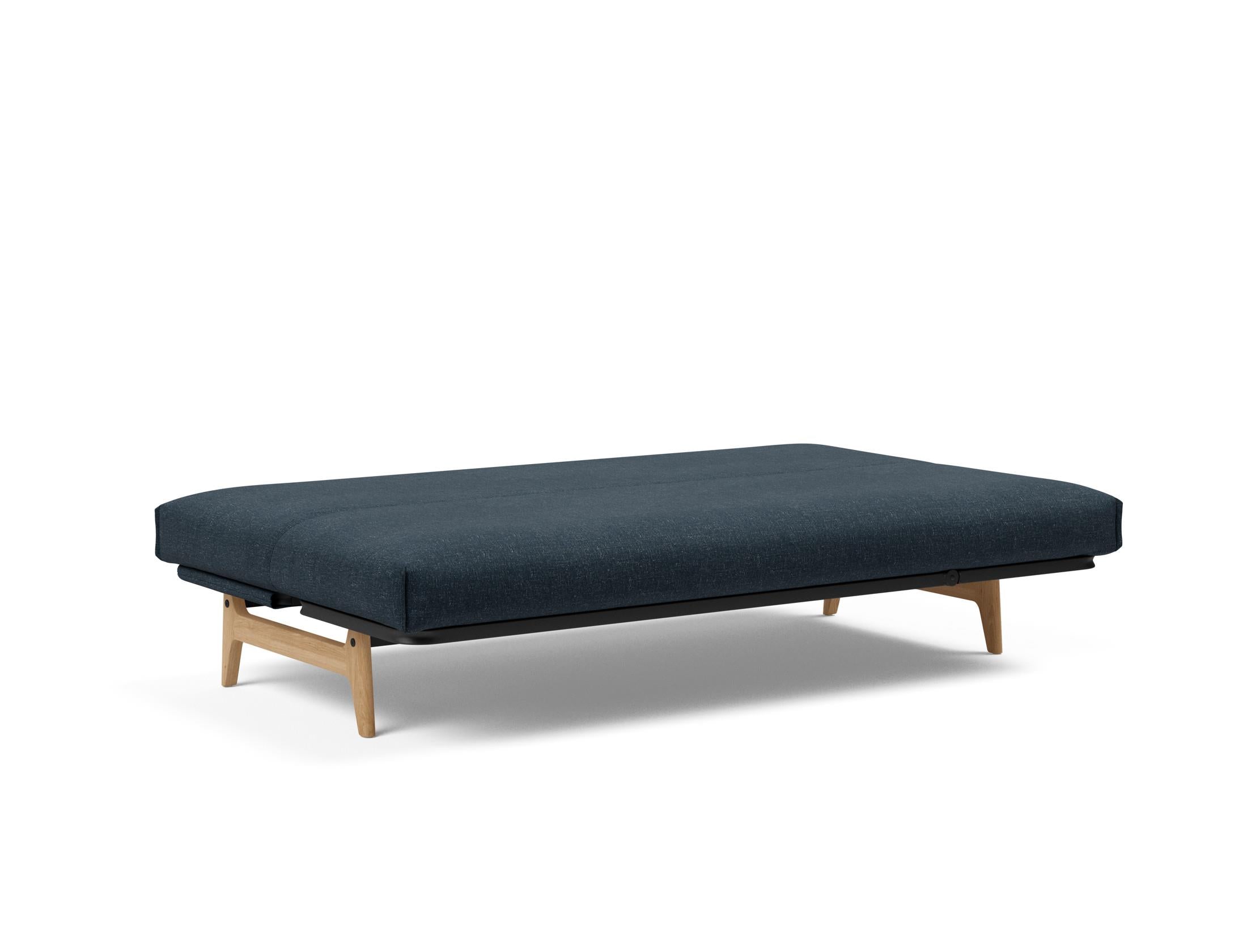 Erleben Sie das Aslak 120 Bettsofa Nordic Cover Soft Spring von Innovation Living – eine perfekte Kombination aus modernem Stil und bequemem Schlafplatz.