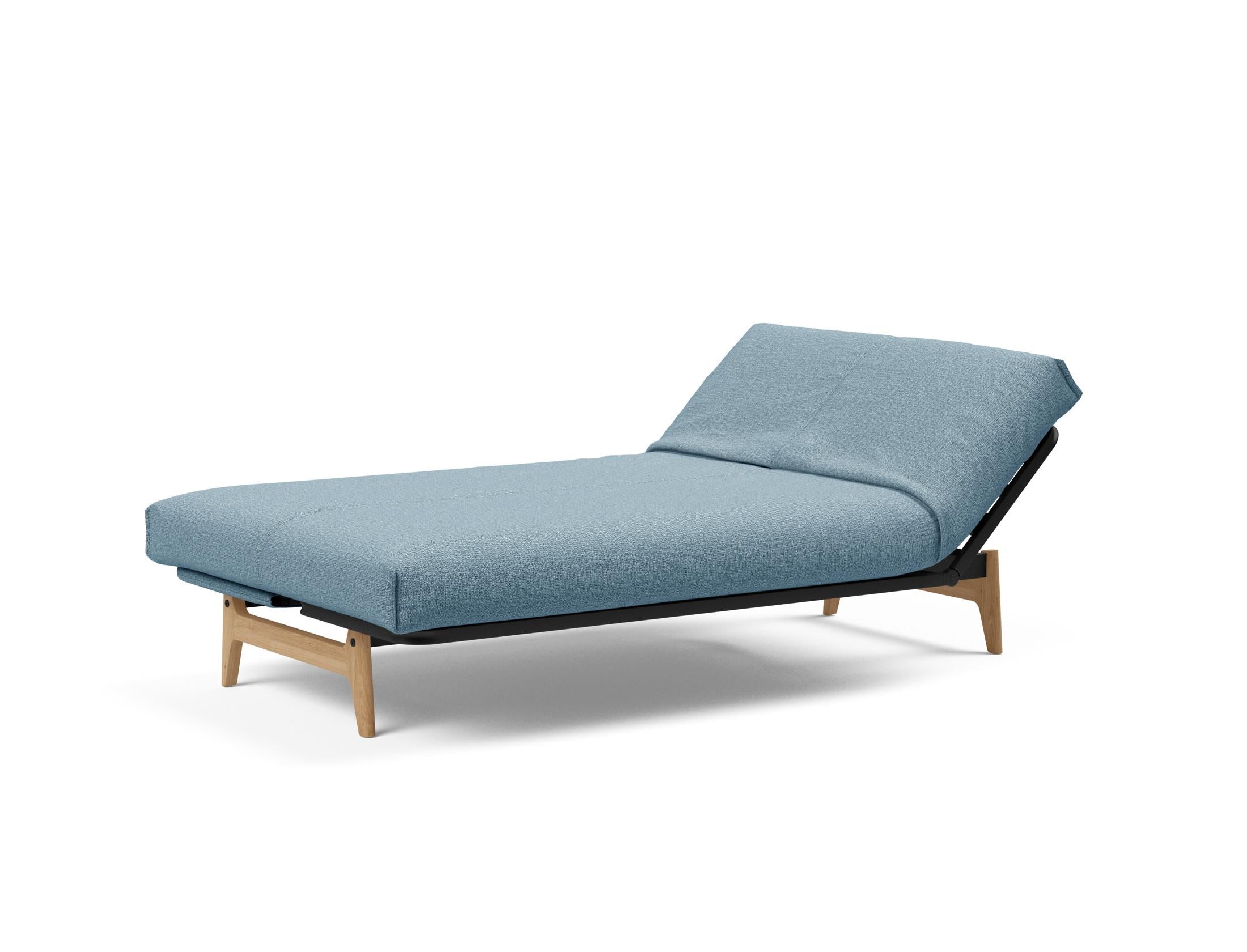 Erleben Sie das Aslak 120 Bettsofa Nordic Cover Soft Spring von Innovation Living – eine perfekte Kombination aus modernem Stil und bequemem Schlafplatz.