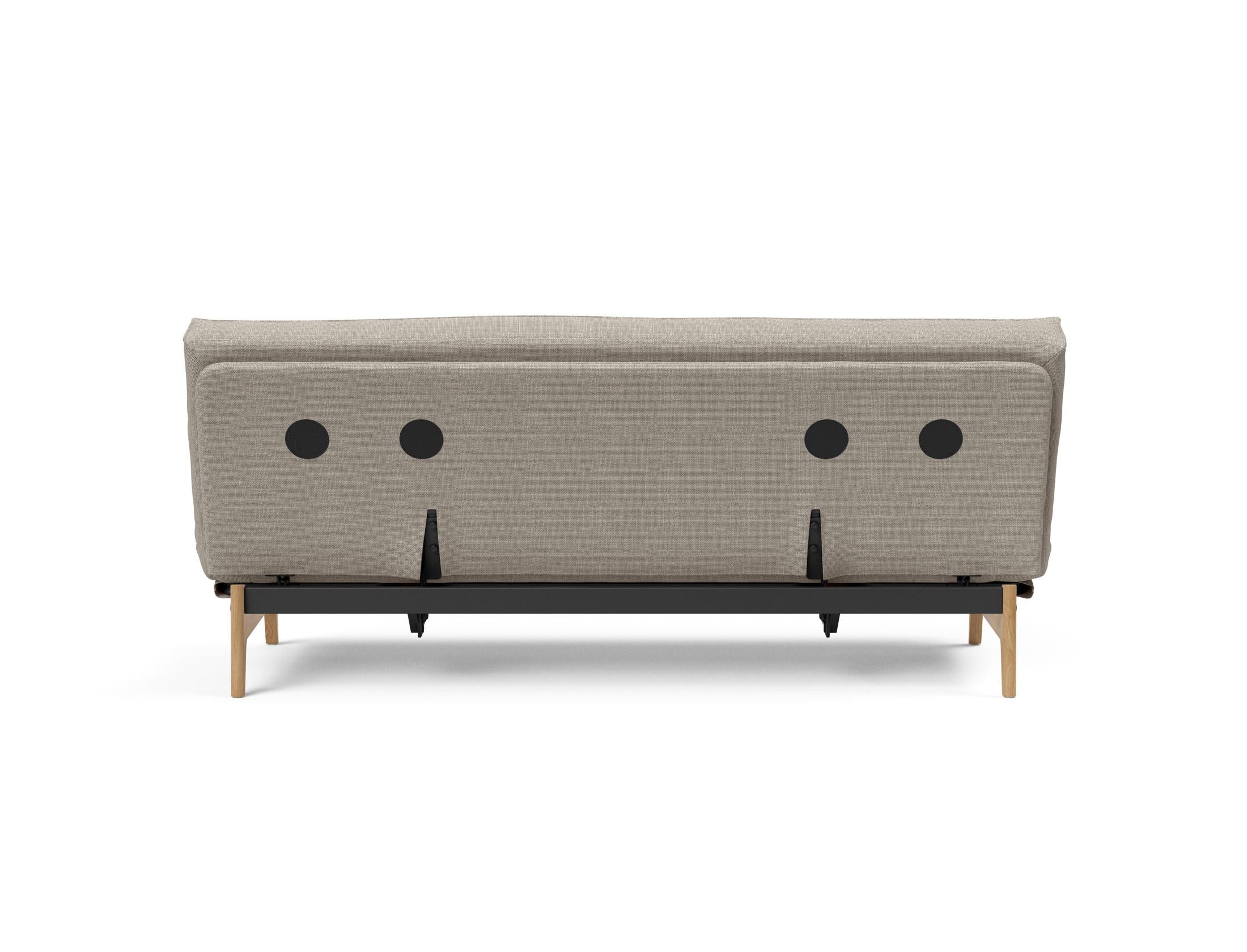 Erleben Sie das Aslak 120 Bettsofa mit stilvollem Sharp Plus Cover und komfortablem Soft Spring Bezug – perfekt für entspannte Abende und modernes Design.