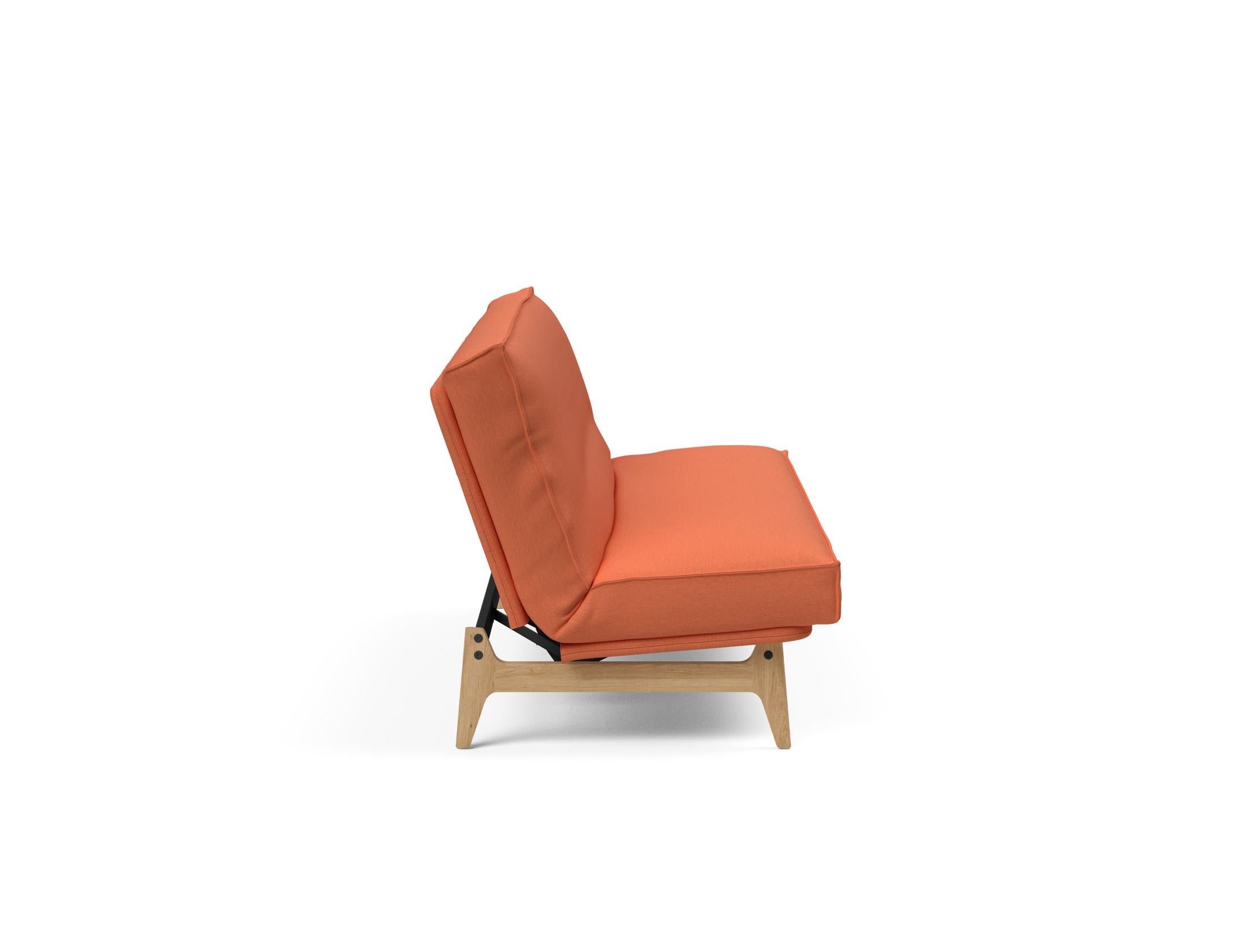 Entdecken Sie das Aslak 120 Bettsofa mit elegantem Sharp Plus Cover und weichem Soft Spring Bezug – ideal für gemütliche Nächte und modernes Wohnen.