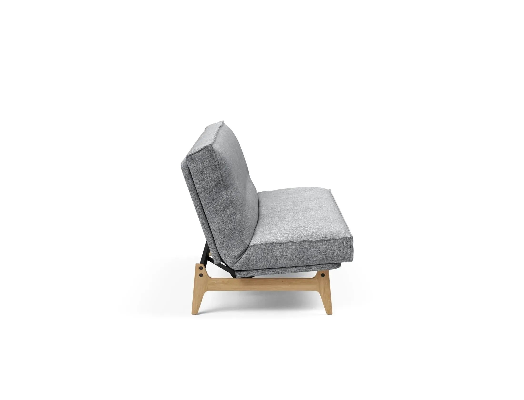 Entdecken Sie das Aslak 120 Bettsofa mit dem stilvollen Sharp Plus Cover und dem klassischen Gestellbezug – ideal für jeden Wohnraum.