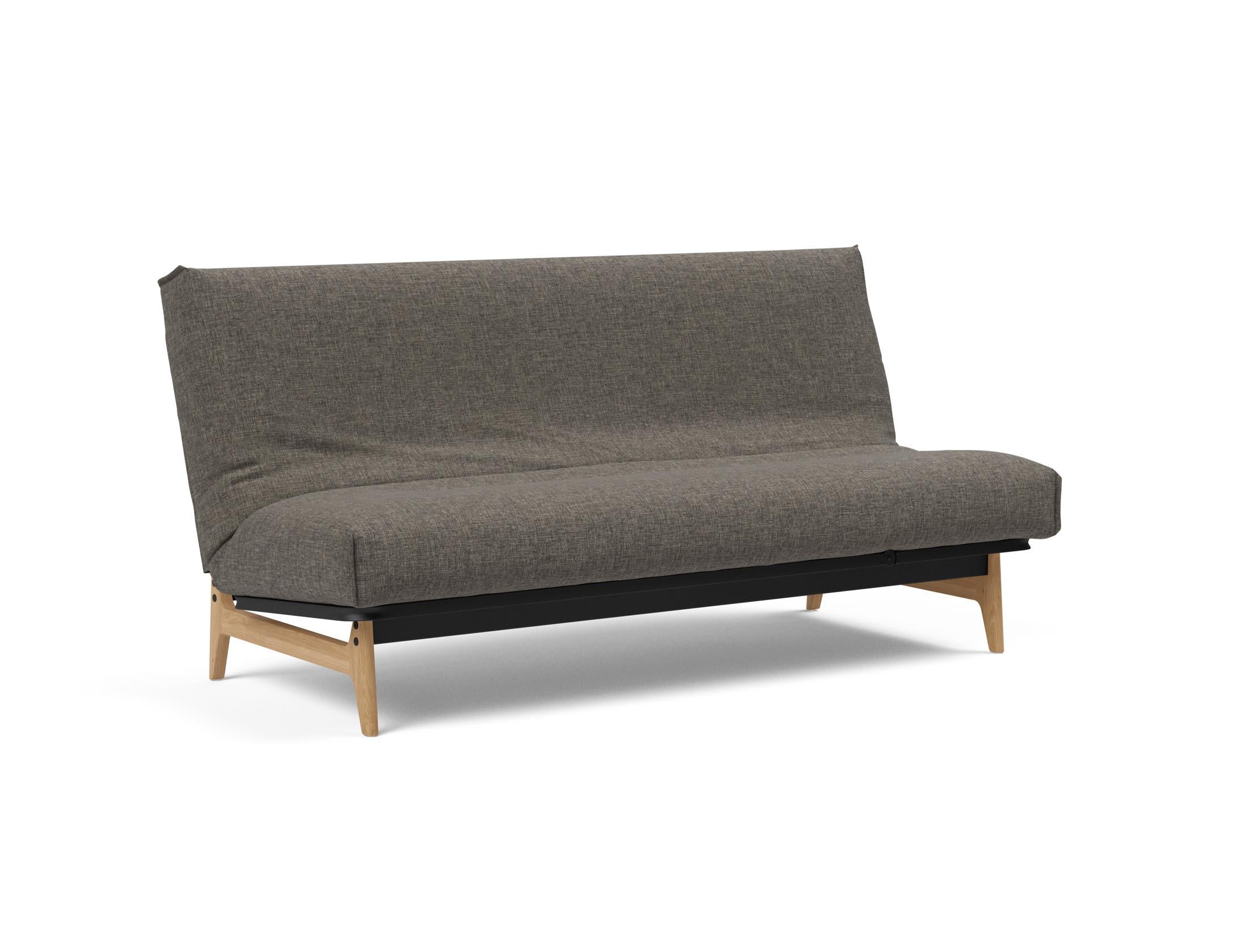 Erleben Sie das Aslak 140 Bettsofa von Innovation Living – modernes skandinavisches Design vereint mit optimalem Schlafkomfort und flexibler Nutzung.