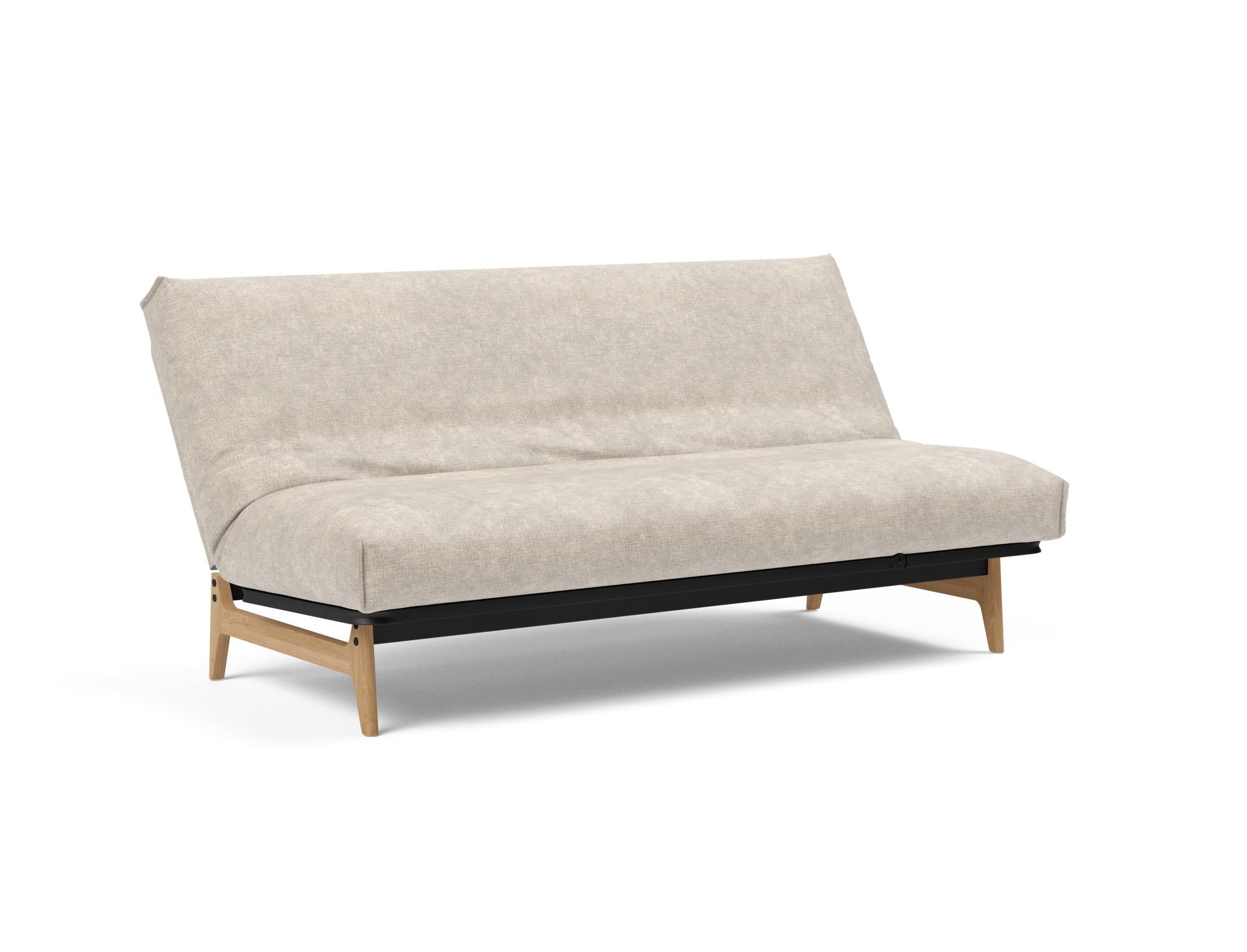 Entdecken Sie das Aslak 140 Bettsofa von Innovation Living – stilvolles skandinavisches Design trifft auf vielseitige Funktionalität und hohen Schlafkomfort.