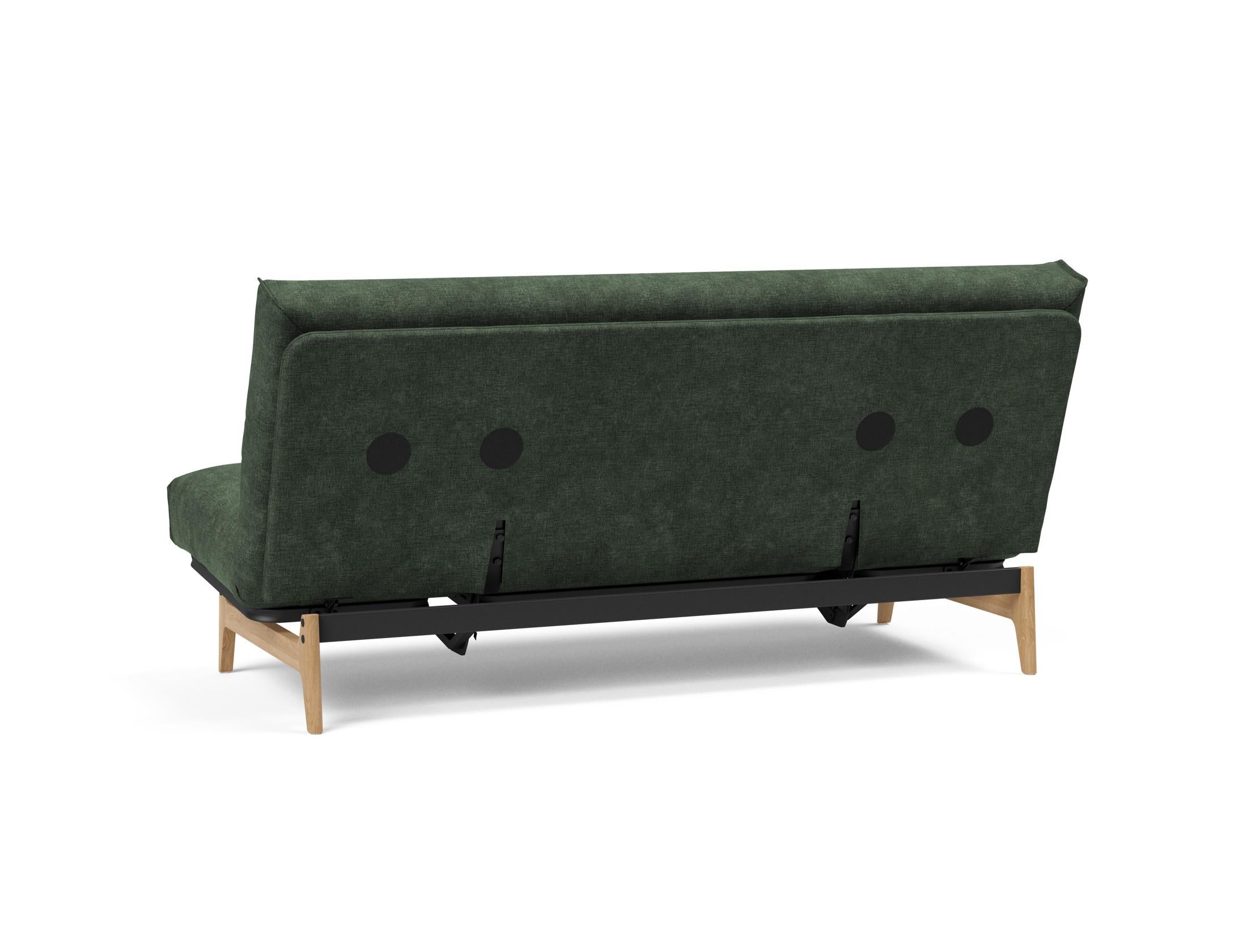 Erleben Sie das Aslak 140 Bettsofa von Innovation Living – modernes skandinavisches Design vereint mit optimalem Schlafkomfort und flexibler Nutzung.