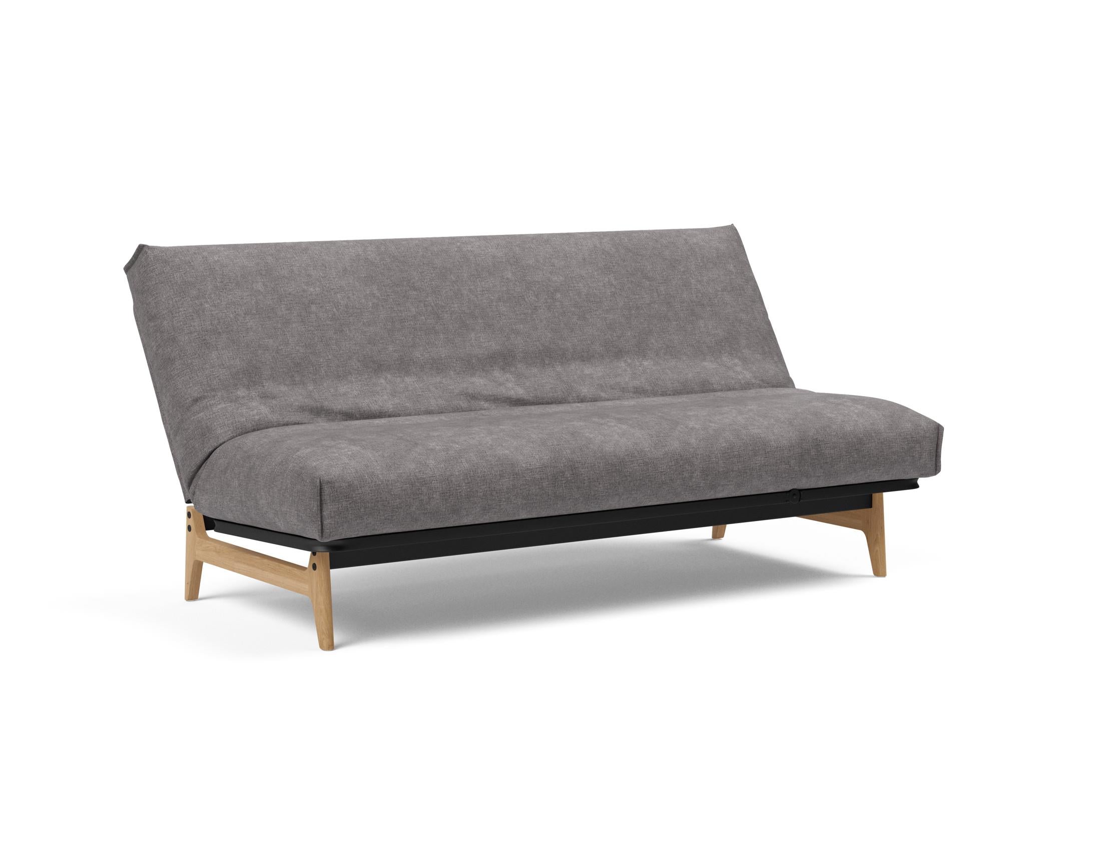 Entdecken Sie das Aslak 140 Bettsofa von Innovation Living – stilvolles skandinavisches Design trifft auf vielseitige Funktionalität und hohen Schlafkomfort.