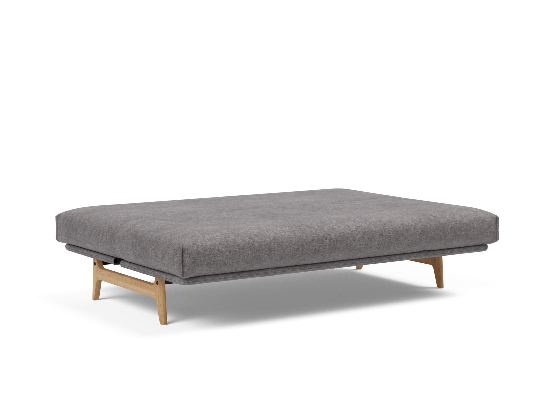 Erleben Sie das Aslak 140 Bettsofa mit Nordic Cover und Soft Spring Bezug – stilvolles Design trifft auf höchsten Schlafkomfort für Ihr Zuhause.