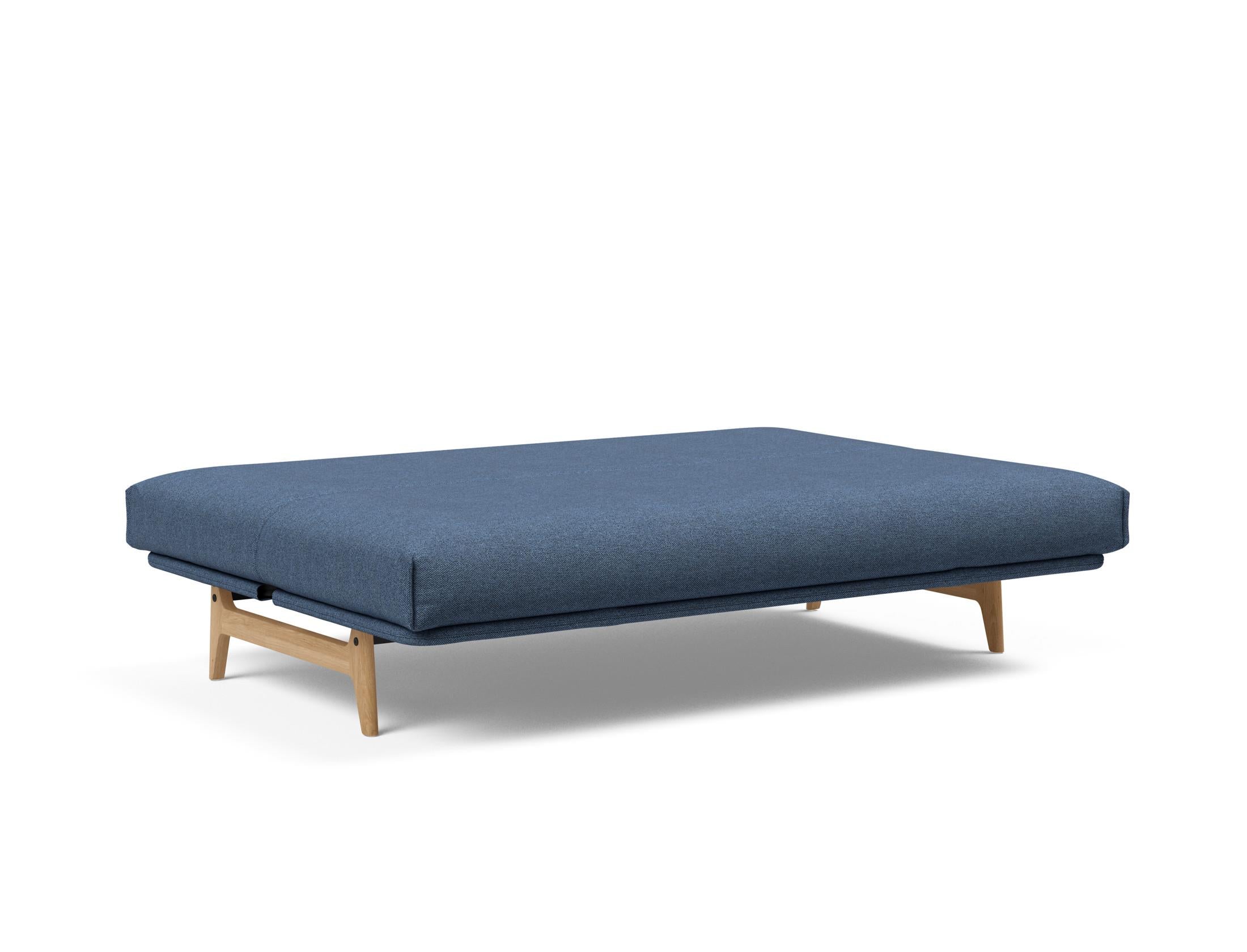 Erleben Sie das Aslak 140 Bettsofa mit Nordic Cover und Soft Spring Bezug – stilvolles Design trifft auf höchsten Schlafkomfort für Ihr Zuhause.