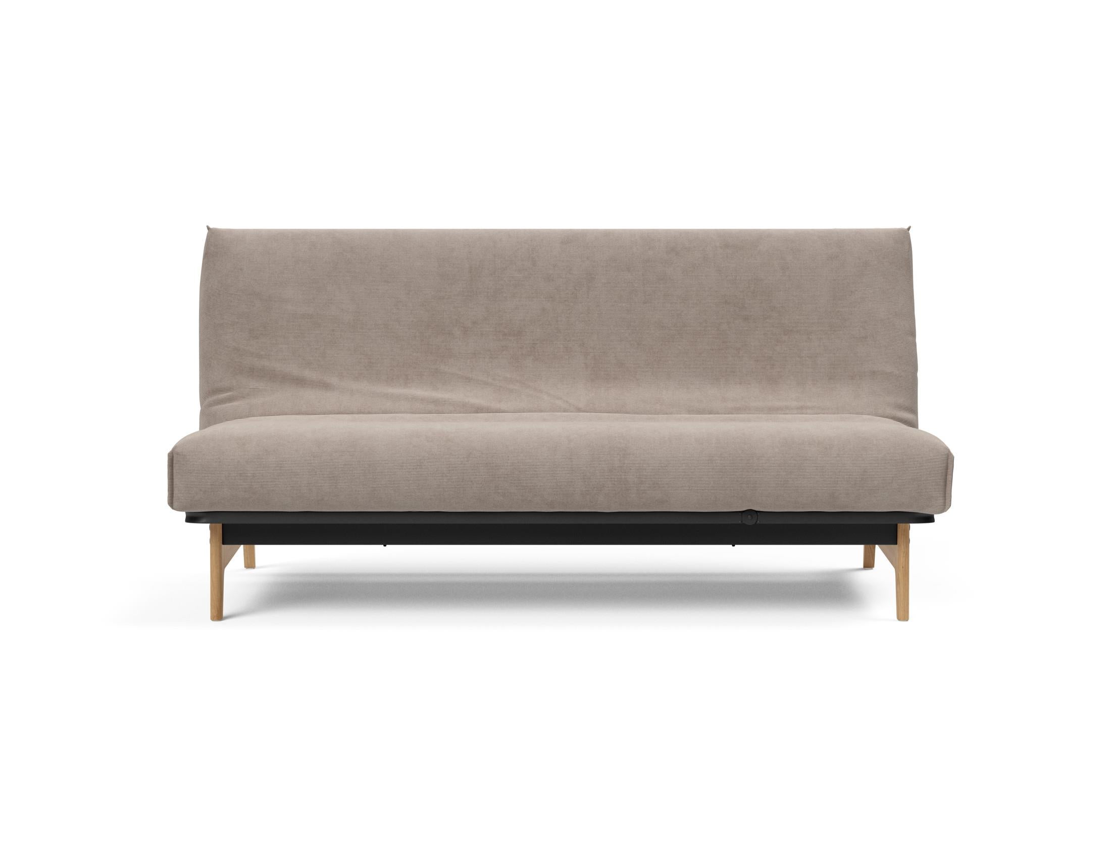 Erleben Sie das Aslak 140 Bettsofa von Innovation Living – modernes skandinavisches Design vereint mit optimalem Schlafkomfort und flexibler Nutzung.