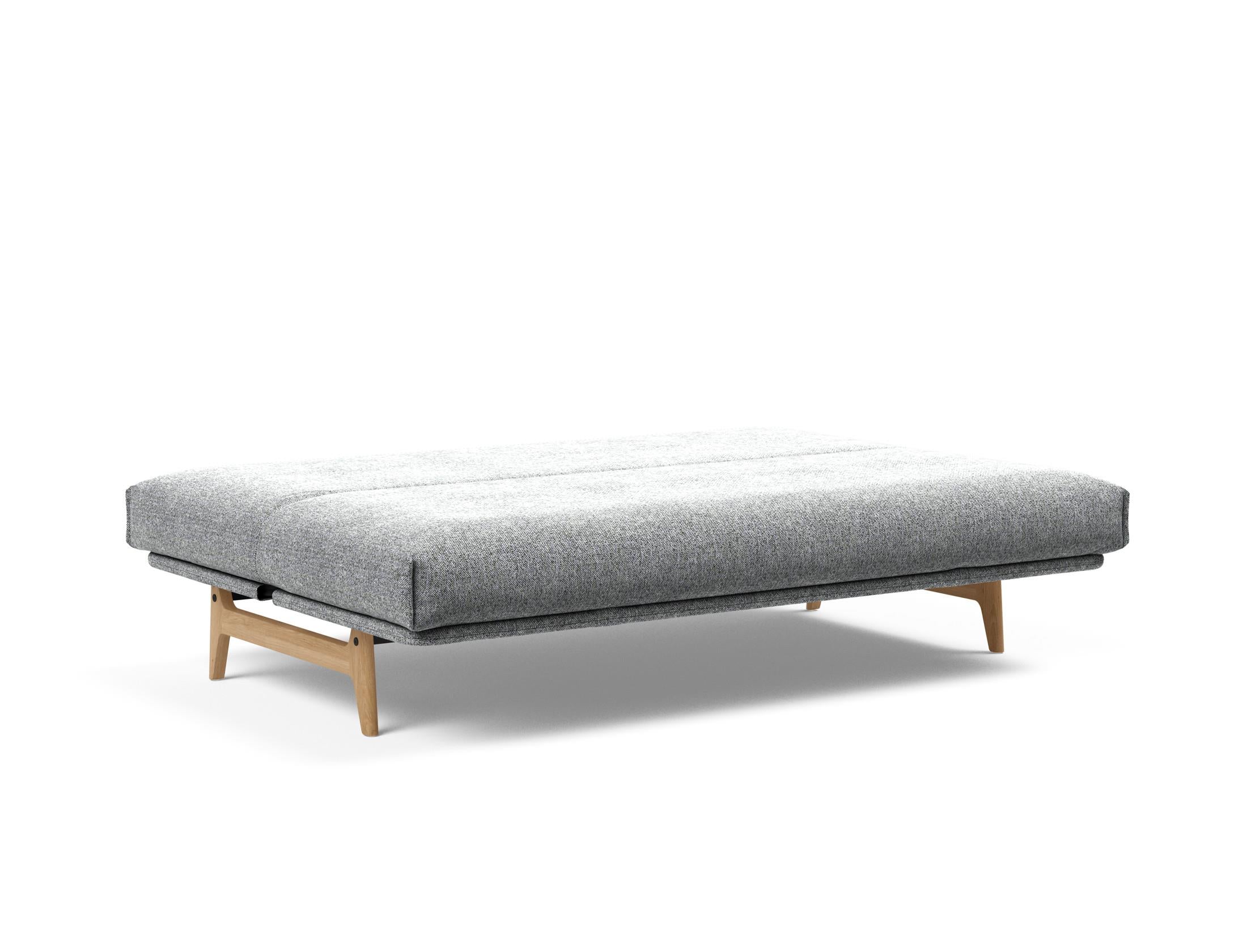 Erleben Sie das Aslak 140 Bettsofa mit Nordic Cover und Soft Spring Bezug – stilvolles Design trifft auf höchsten Schlafkomfort für Ihr Zuhause.