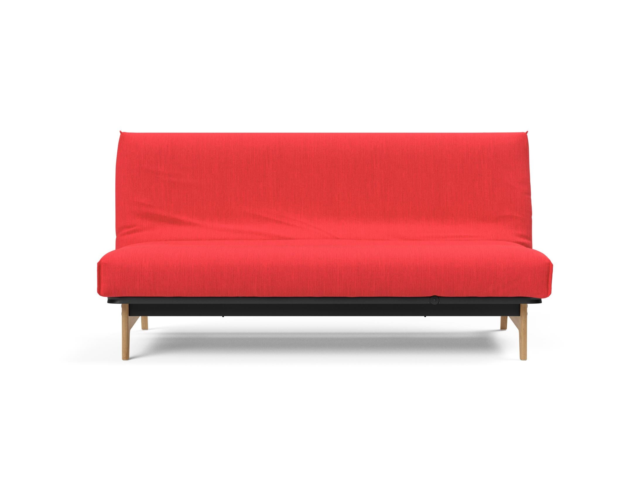 Erleben Sie das Aslak 140 Bettsofa von Innovation Living – modernes skandinavisches Design vereint mit optimalem Schlafkomfort und flexibler Nutzung.
