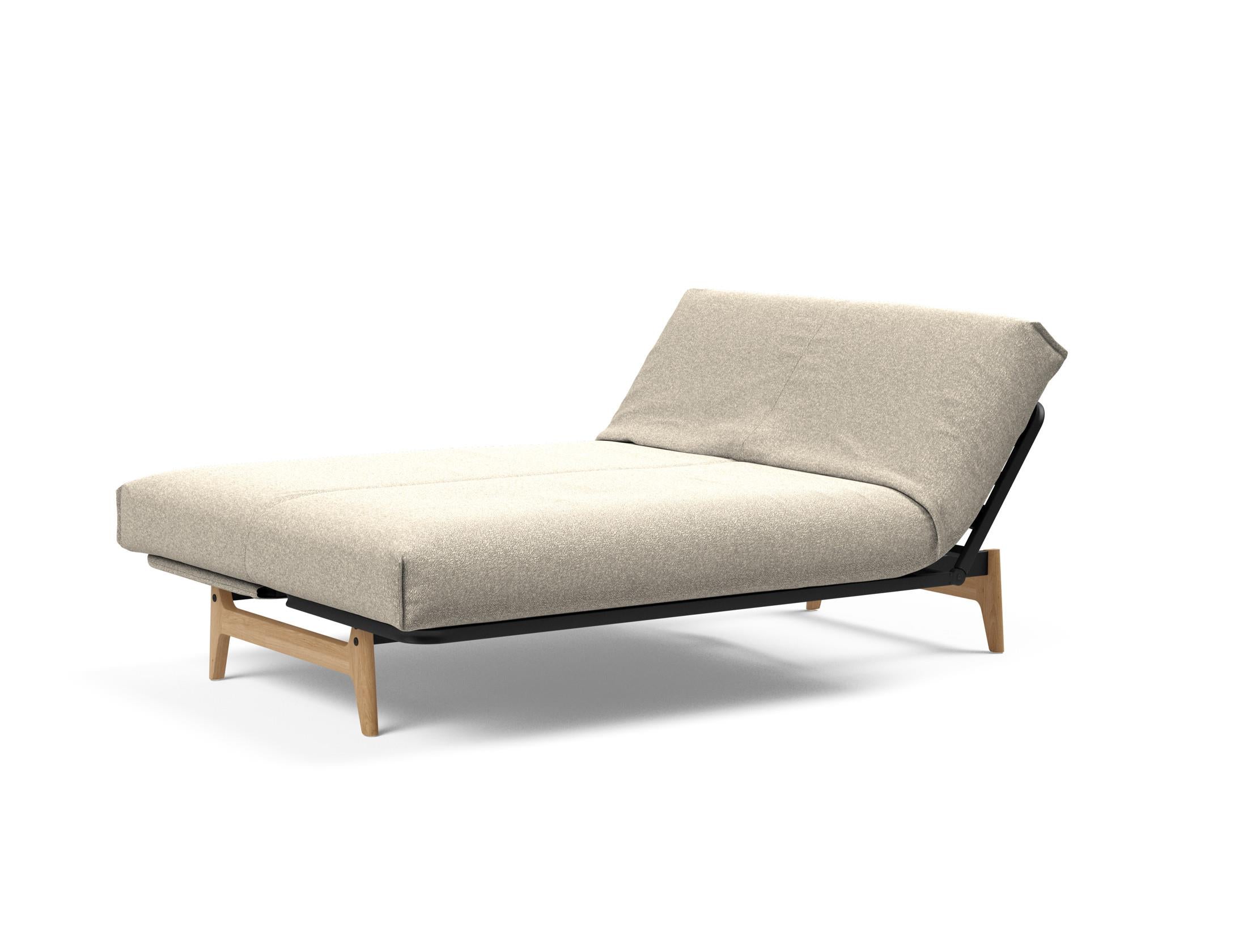 Erleben Sie das Aslak 140 Bettsofa von Innovation Living – modernes skandinavisches Design vereint mit optimalem Schlafkomfort und flexibler Nutzung.