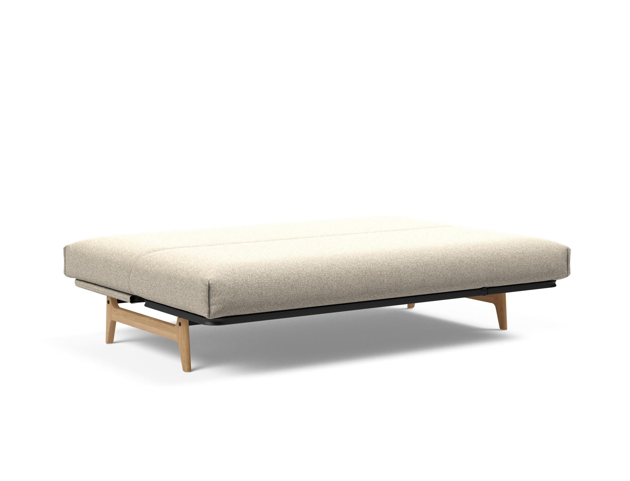 Entdecken Sie das Aslak 140 Bettsofa von Innovation Living – stilvolles skandinavisches Design trifft auf vielseitige Funktionalität und hohen Schlafkomfort.