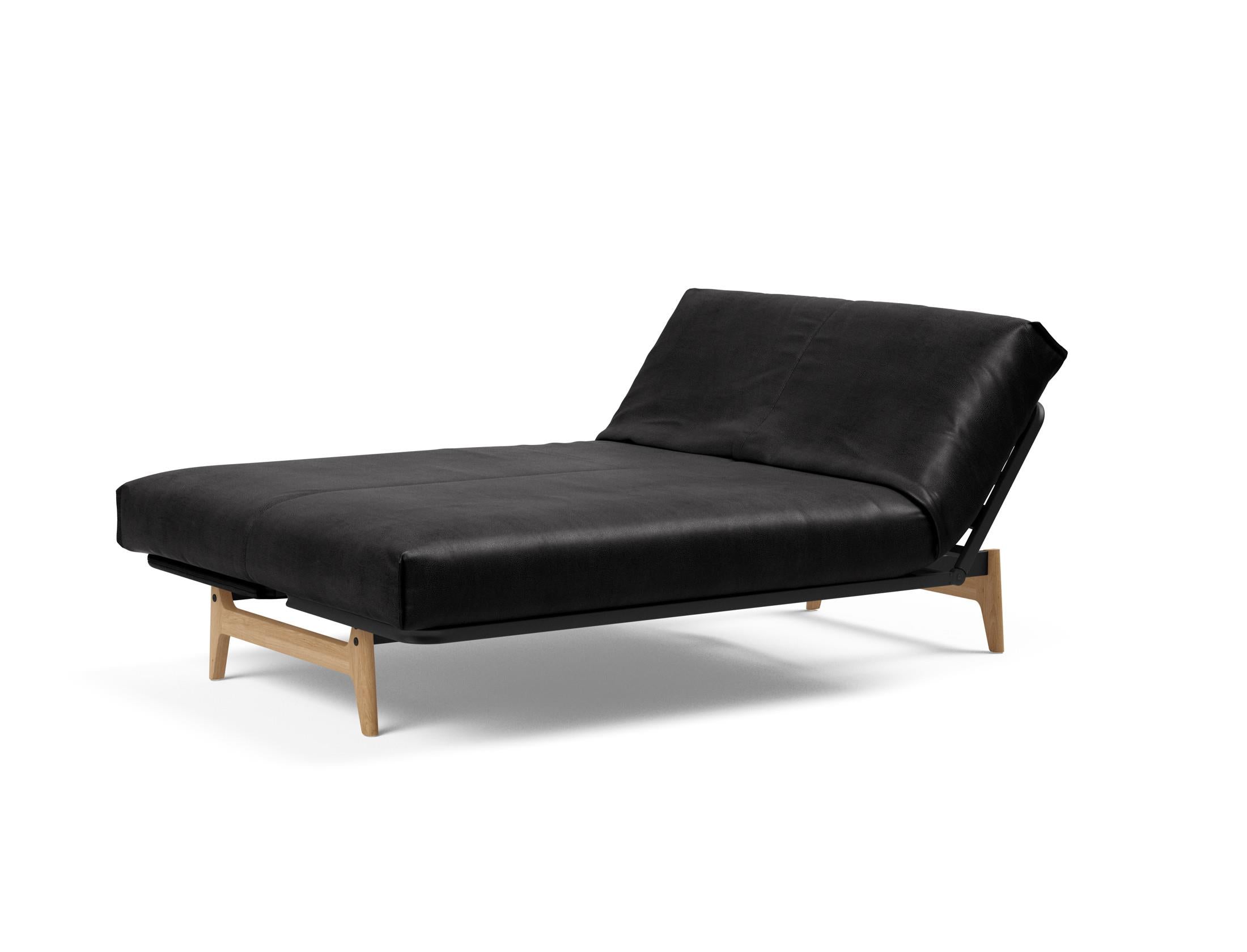 Erleben Sie das Aslak 140 Bettsofa von Innovation Living – modernes skandinavisches Design vereint mit optimalem Schlafkomfort und flexibler Nutzung.