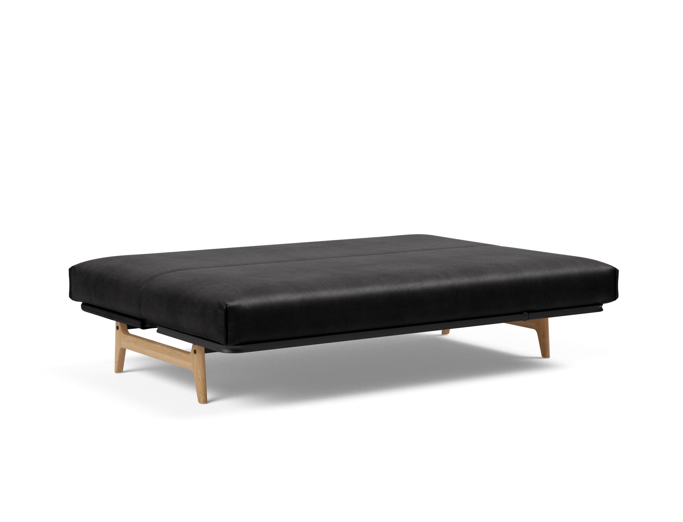 Entdecken Sie das Aslak 140 Bettsofa von Innovation Living – stilvolles skandinavisches Design trifft auf vielseitige Funktionalität und hohen Schlafkomfort.