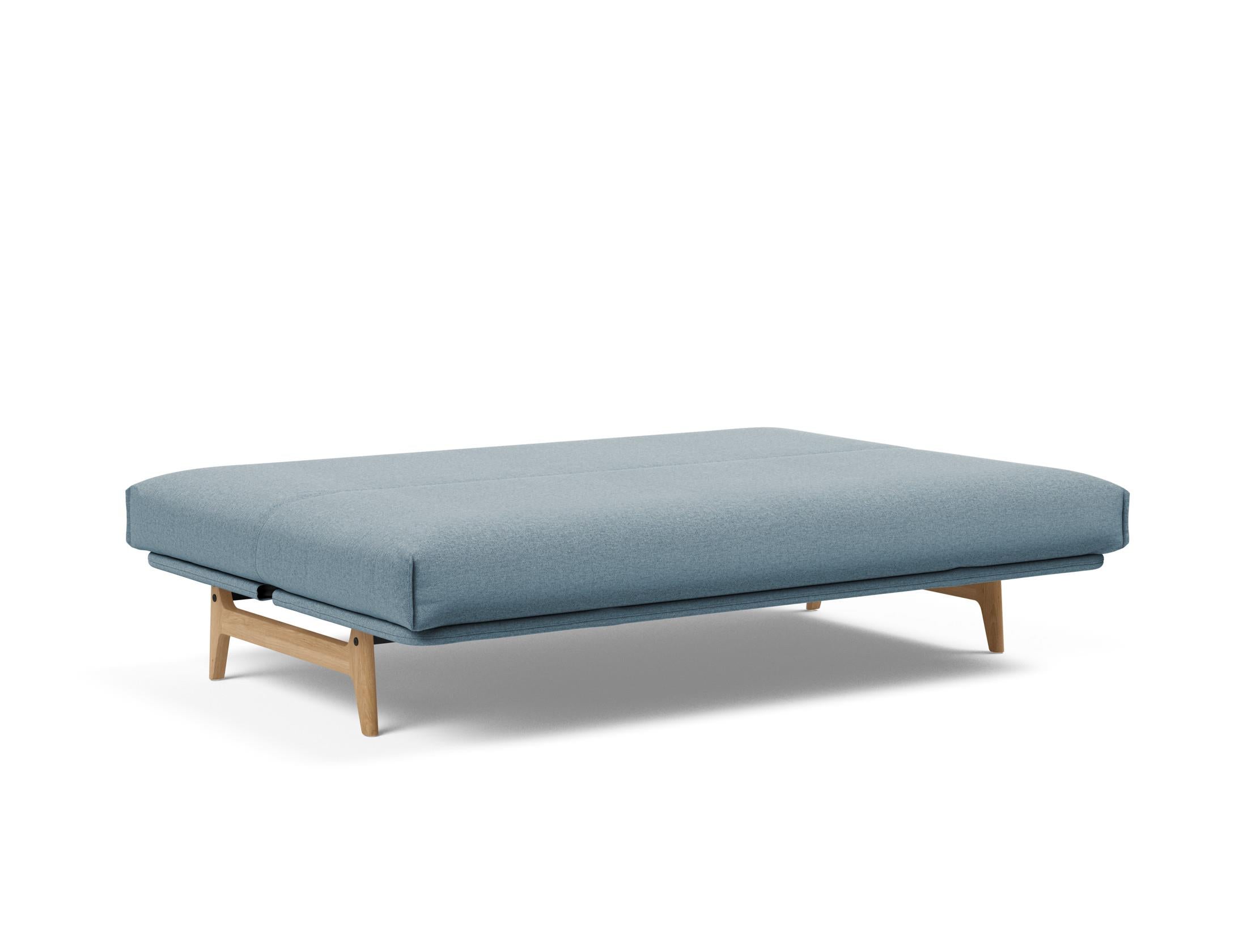Erleben Sie das Aslak 140 Bettsofa mit Nordic Cover und Soft Spring Bezug – stilvolles Design trifft auf höchsten Schlafkomfort für Ihr Zuhause.