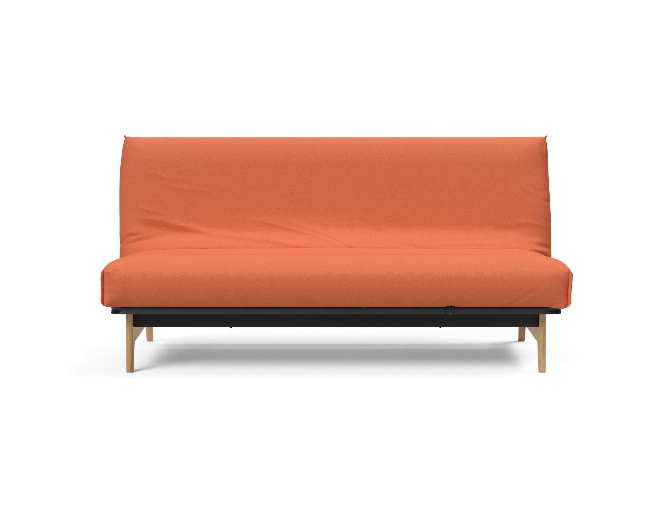 Erleben Sie das Aslak 140 Bettsofa mit Nordic Cover und Soft Spring Bezug – stilvolles Design trifft auf höchsten Schlafkomfort für Ihr Zuhause.