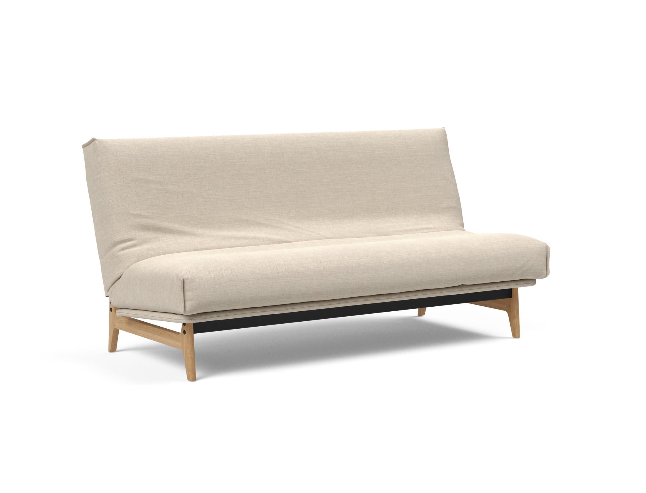 Entdecken Sie das Aslak 140 Bettsofa von Innovation Living – stilvolles skandinavisches Design trifft auf vielseitige Funktionalität und hohen Schlafkomfort.