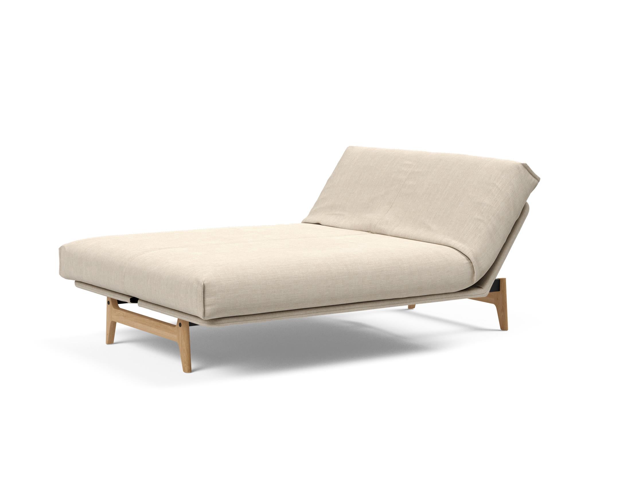 Erleben Sie das Aslak 140 Bettsofa von Innovation Living – modernes skandinavisches Design vereint mit optimalem Schlafkomfort und flexibler Nutzung.