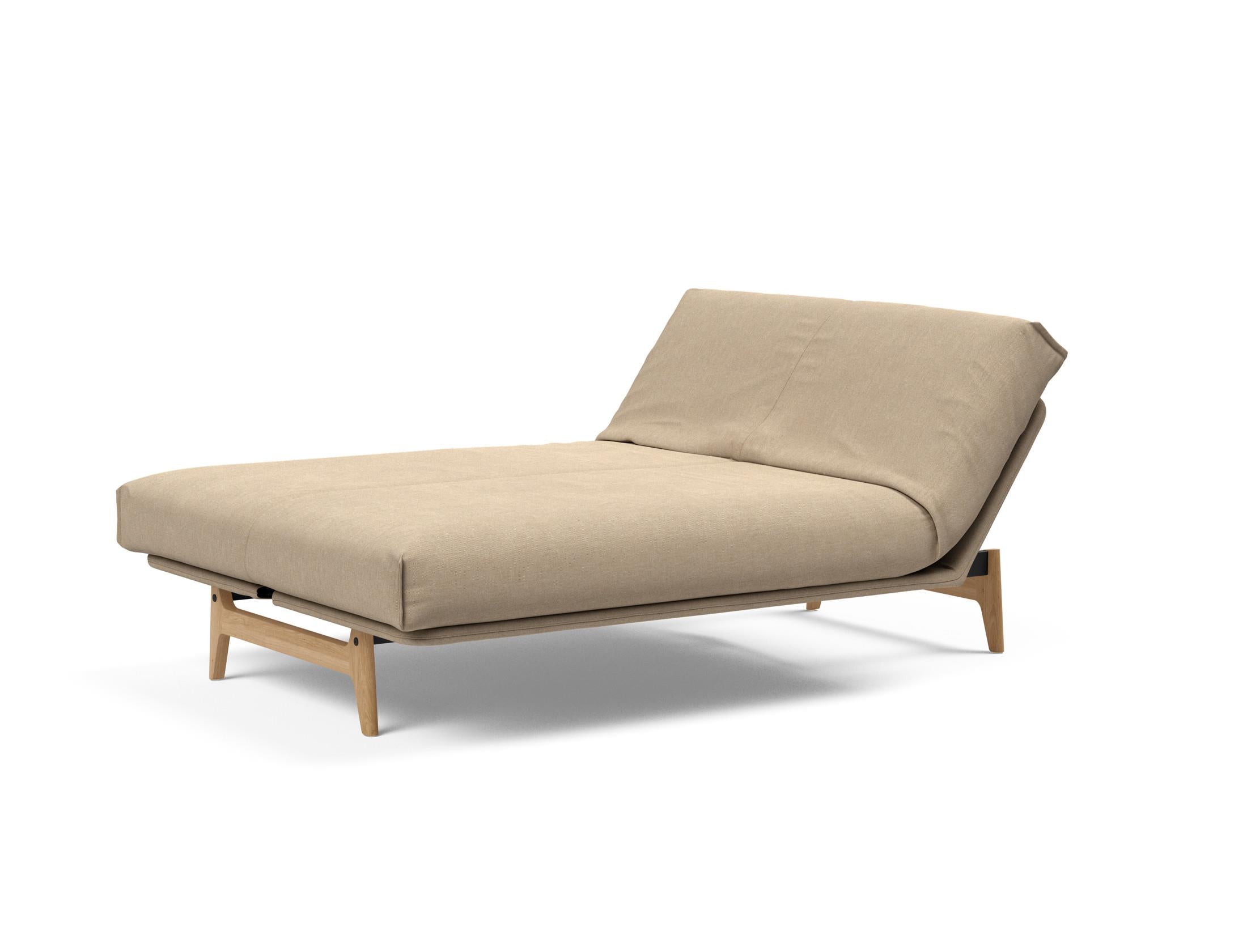 Erleben Sie das Aslak 140 Bettsofa von Innovation Living – modernes skandinavisches Design vereint mit optimalem Schlafkomfort und flexibler Nutzung.