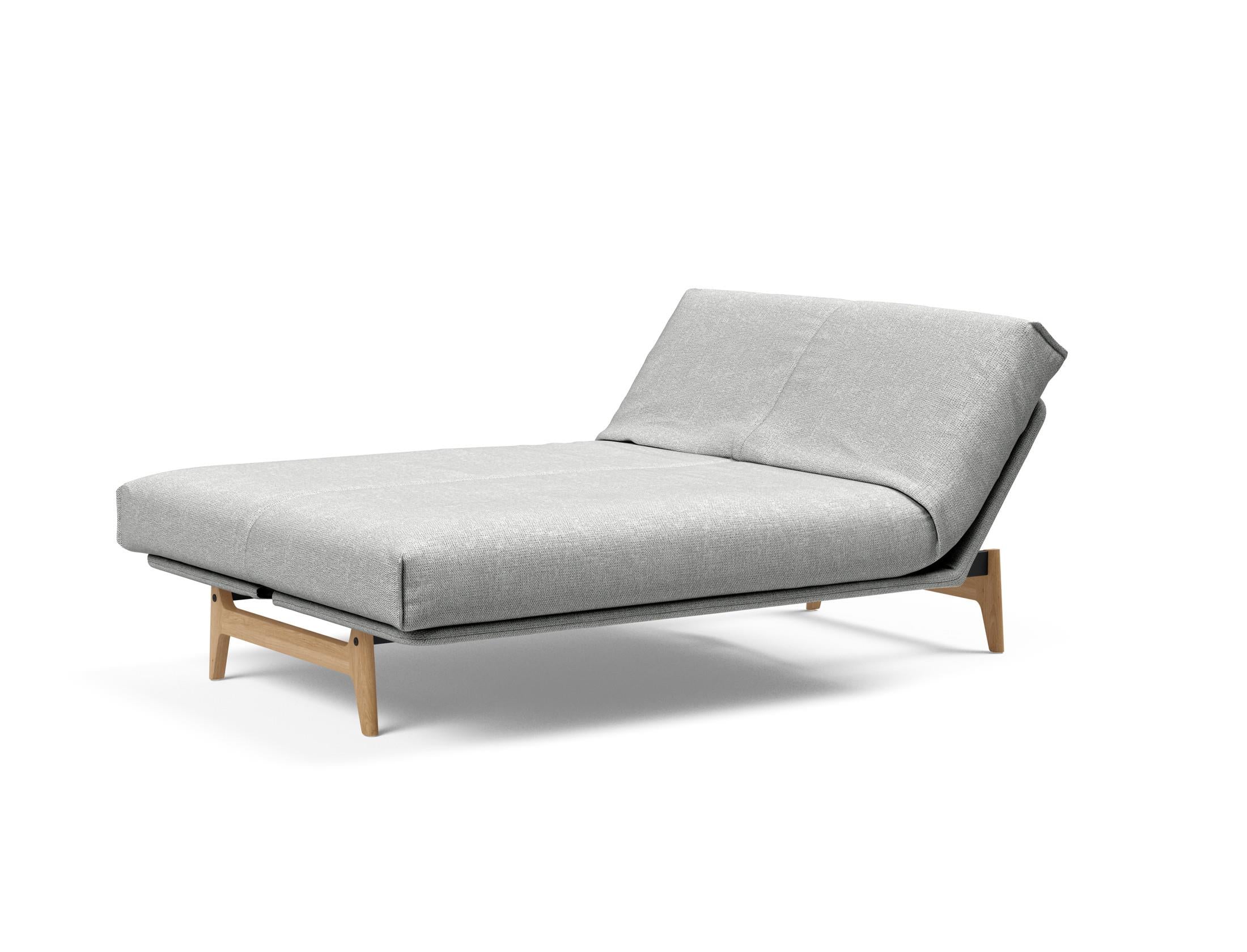 Erleben Sie das Aslak 140 Bettsofa von Innovation Living – modernes skandinavisches Design vereint mit optimalem Schlafkomfort und flexibler Nutzung.