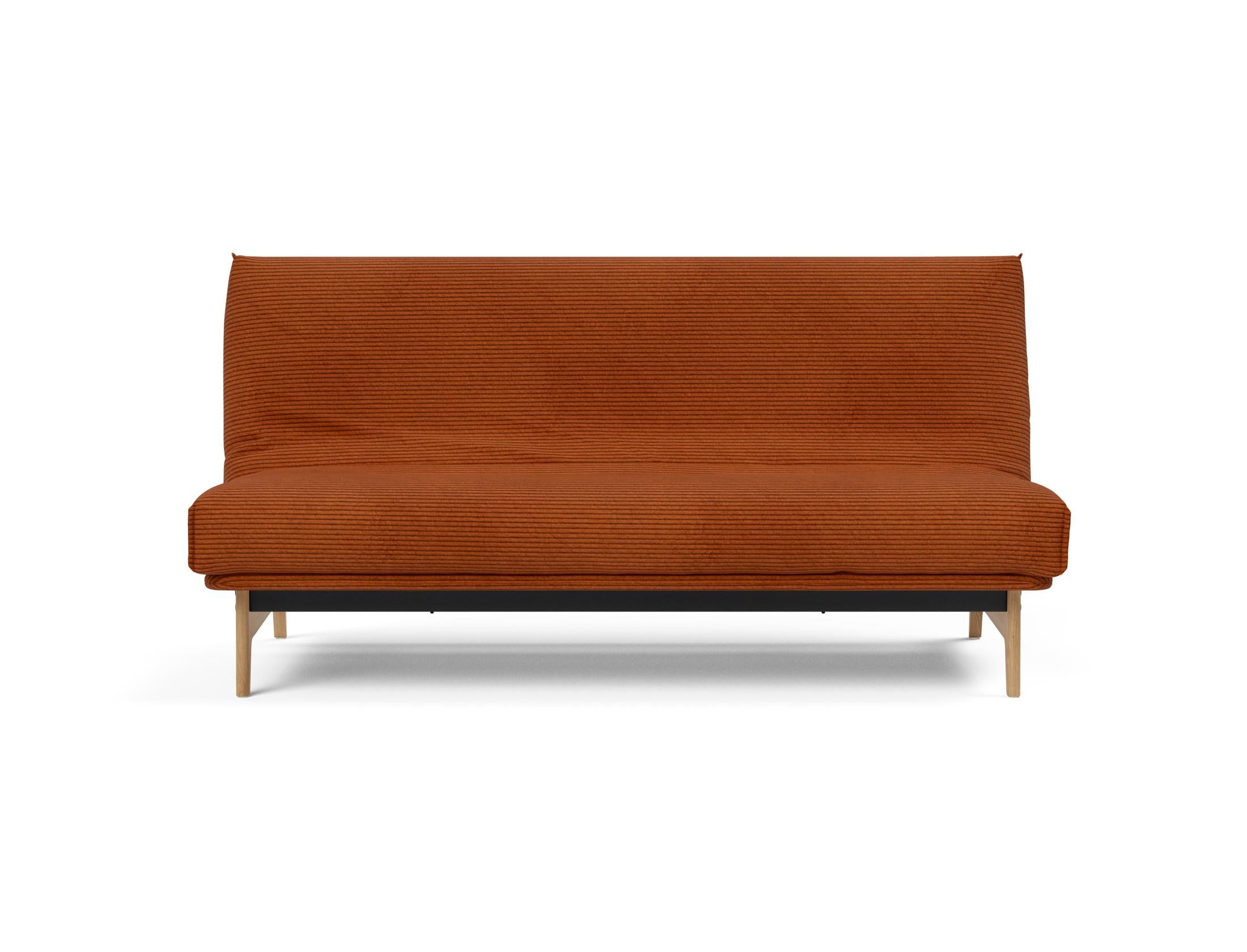 Erleben Sie das Aslak 140 Bettsofa von Innovation Living – modernes skandinavisches Design vereint mit optimalem Schlafkomfort und flexibler Nutzung.