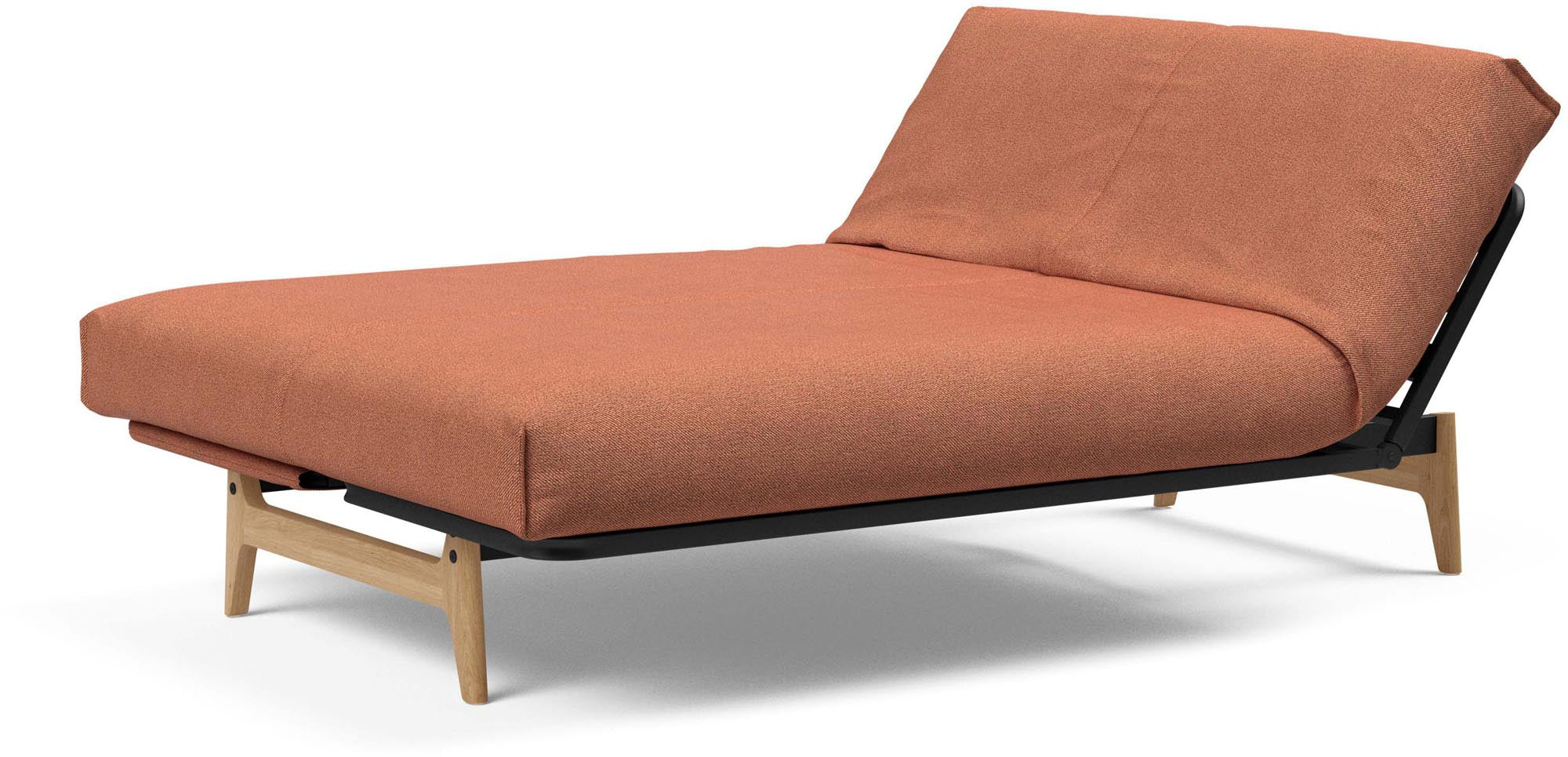Erleben Sie das Aslak 140 Bettsofa von Innovation Living – modernes skandinavisches Design, flexibel einsetzbar und mit robustem Nordic Cover aus Latex.