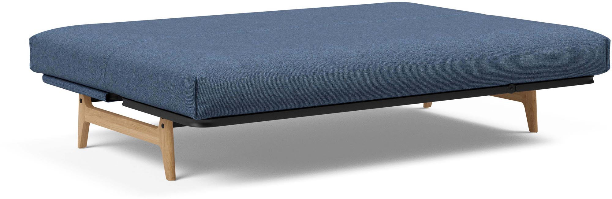 Entdecken Sie das Aslak 140 Bettsofa von Innovation Living – stilvolles skandinavisches Design, vielseitig und mit langlebigem Nordic Cover aus Latex.