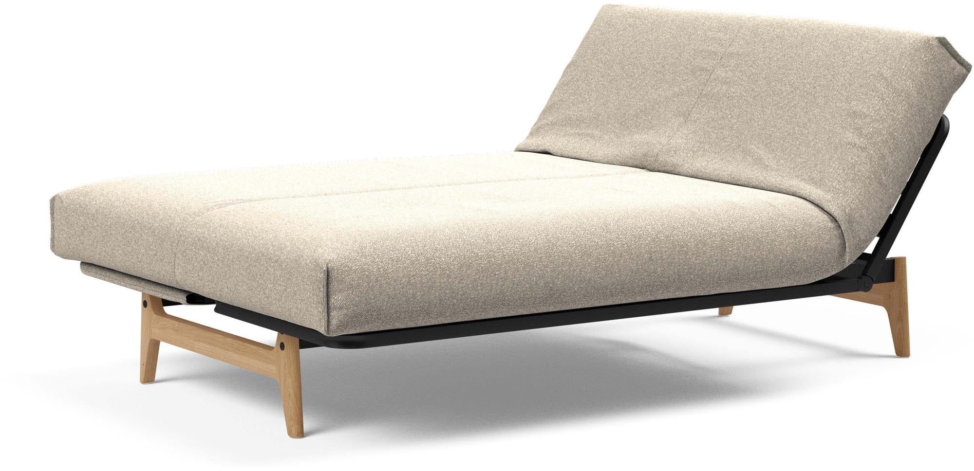 Erleben Sie das Aslak 140 Bettsofa von Innovation Living – modernes skandinavisches Design, flexibel einsetzbar und mit robustem Nordic Cover aus Latex.
