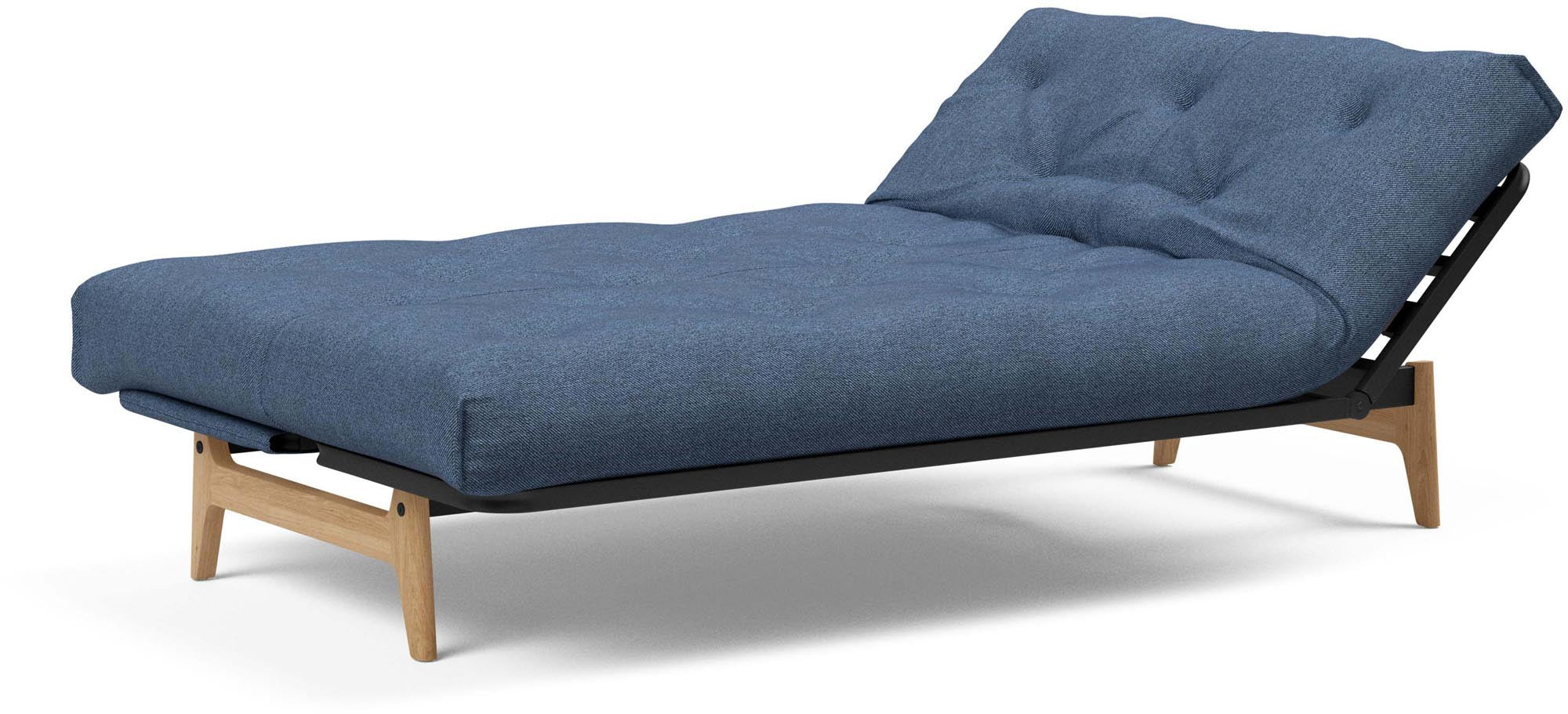 Erleben Sie das Aslak 120 Bettsofa Nordic Classic von Innovation Living: elegantes skandinavisches Design, ideal für kleine Räume und gemütliche Nächte.