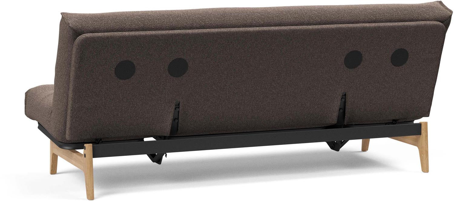 Entdecken Sie das Aslak 120 Bettsofa Nordic Classic von Innovation Living: stilvolles skandinavisches Design, perfekt für kompakte Wohnräume und entspannende Nächte.