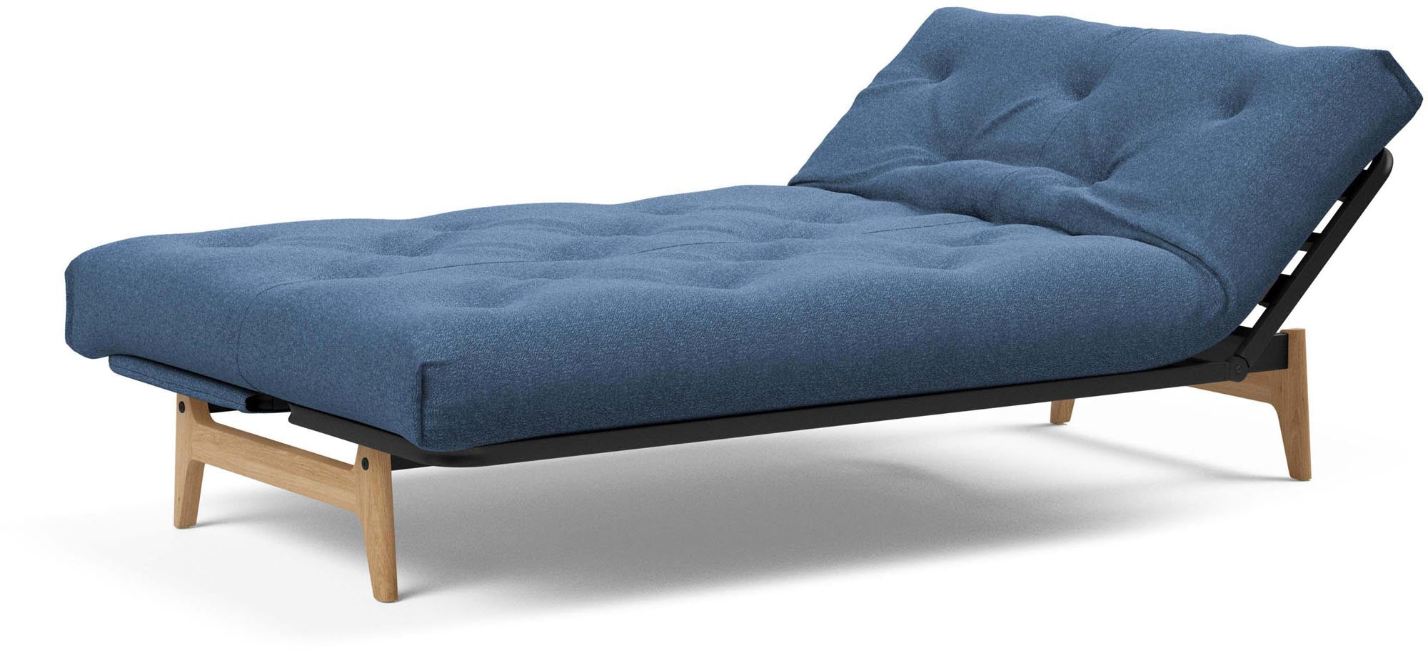 Erleben Sie das Aslak 120 Bettsofa Nordic Classic von Innovation Living: elegantes skandinavisches Design, ideal für kleine Räume und gemütliche Nächte.