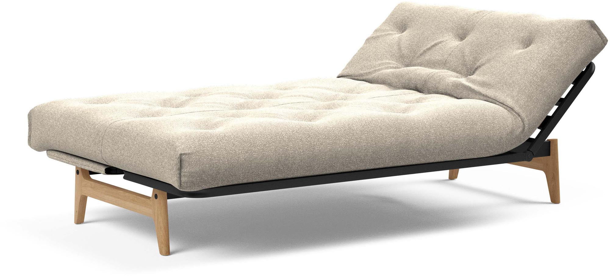 Erleben Sie das Aslak 120 Bettsofa Nordic Classic von Innovation Living: elegantes skandinavisches Design, ideal für kleine Räume und gemütliche Nächte.