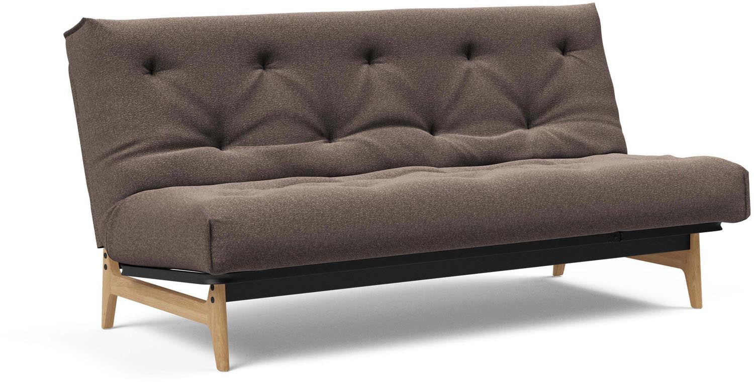 Entdecken Sie das Aslak 140 Bettsofa Nordic Classic von Innovation Living: stilvolles skandinavisches Design, vielseitig und ideal für kleine Räume.