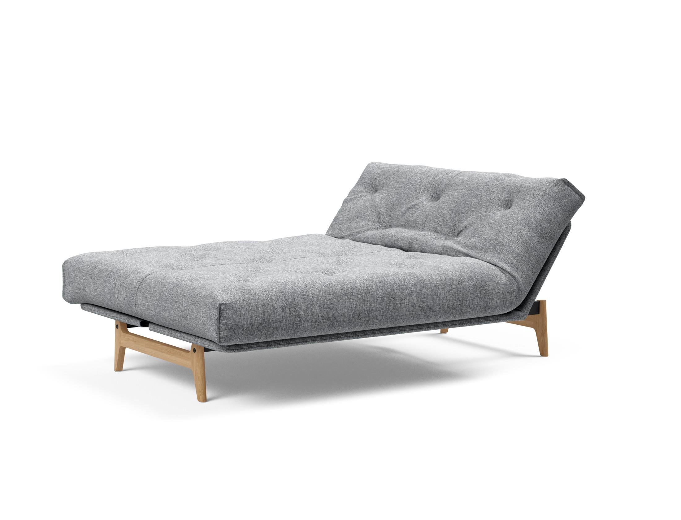 Das Aslak 140 Bettsofa Nordic von Innovation Living vereint skandinavische Eleganz mit Funktionalität – ideal für jeden Wohnraum.