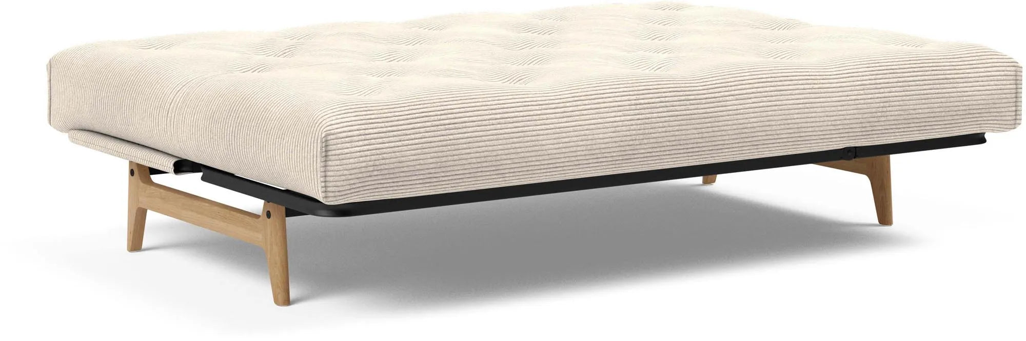Entdecken Sie das Aslak 140 Bettsofa Nordic Classic von Innovation Living: stilvolles skandinavisches Design, vielseitig und ideal für kleine Räume.