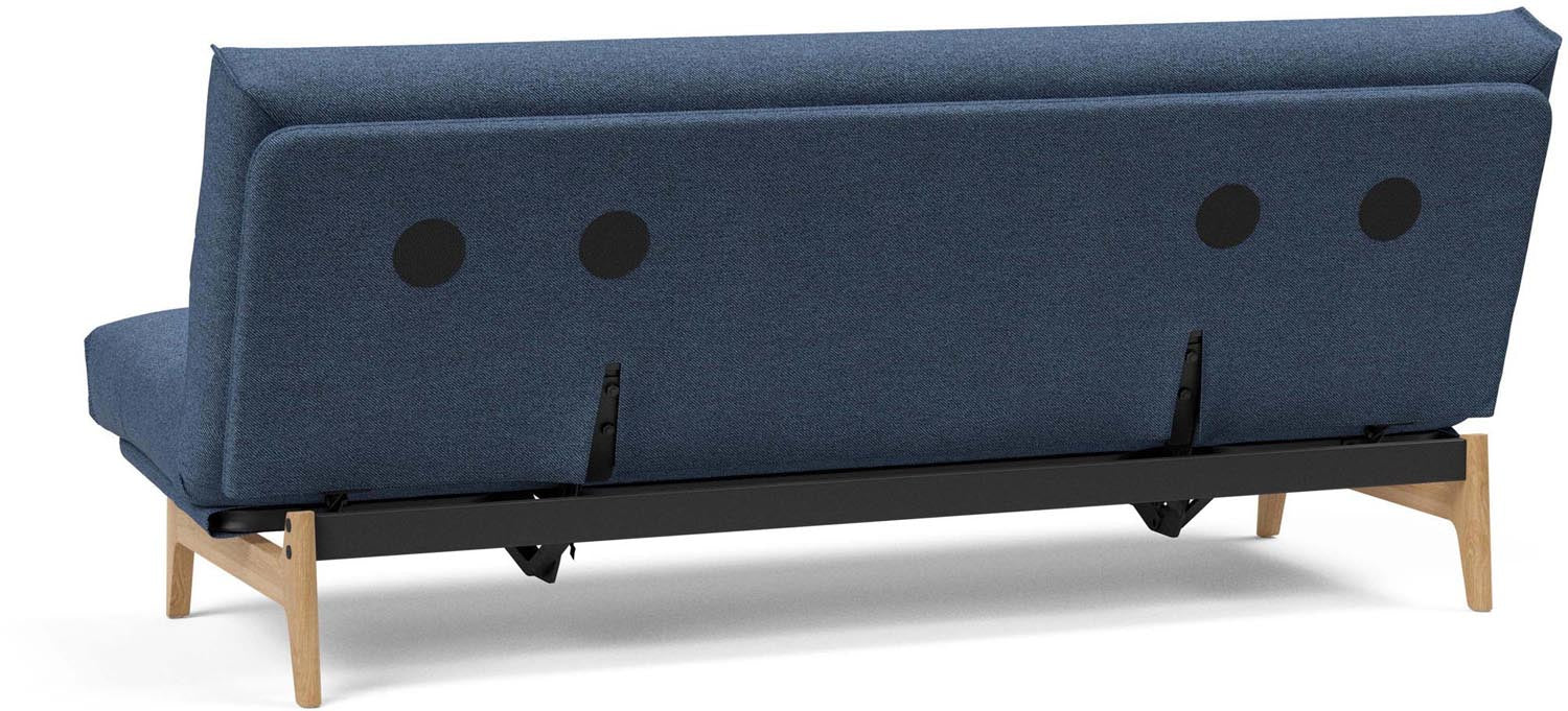 Erleben Sie das Aslak 120 Bettsofa mit Nordic Cover von Innovation Living – modern, funktional und ideal für kleine Räume und Übernachtungen.