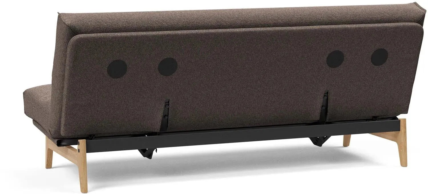 Entdecken Sie das Aslak 120 Bettsofa mit Nordic Cover von Innovation Living – stilvoll, platzsparend und perfekt für Gästeübernachtungen.