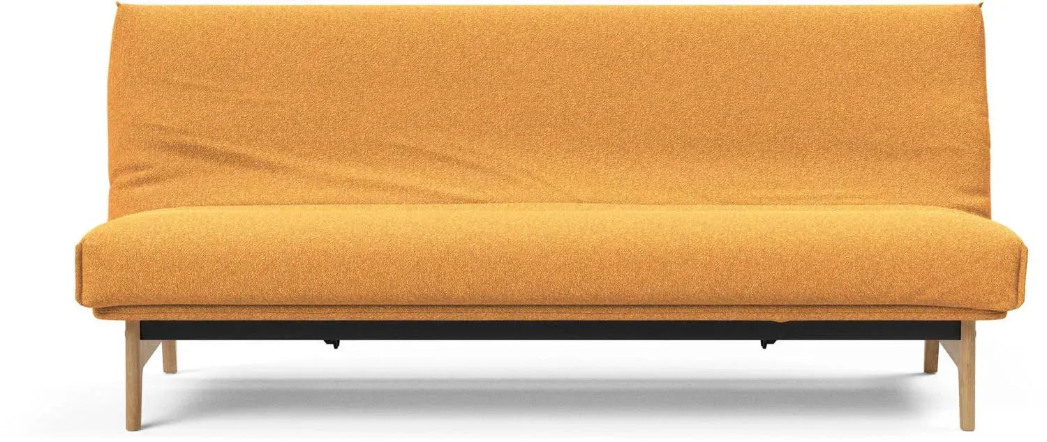 Entdecken Sie das Aslak 120 Bettsofa mit Nordic Cover von Innovation Living – stilvoll, platzsparend und perfekt für Gästeübernachtungen.