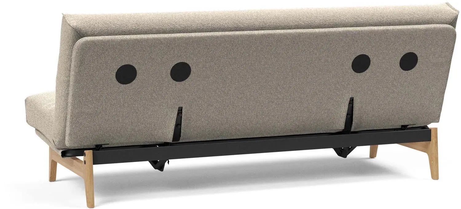 Entdecken Sie das Aslak 120 Bettsofa mit Nordic Cover von Innovation Living – stilvoll, platzsparend und perfekt für Gästeübernachtungen.