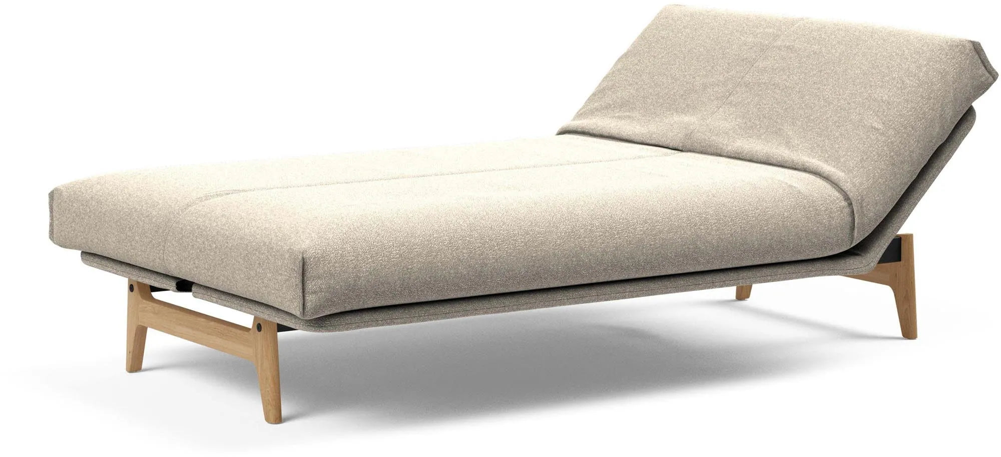 Entdecken Sie das Aslak 120 Bettsofa mit Nordic Cover von Innovation Living – stilvoll, platzsparend und perfekt für Gästeübernachtungen.