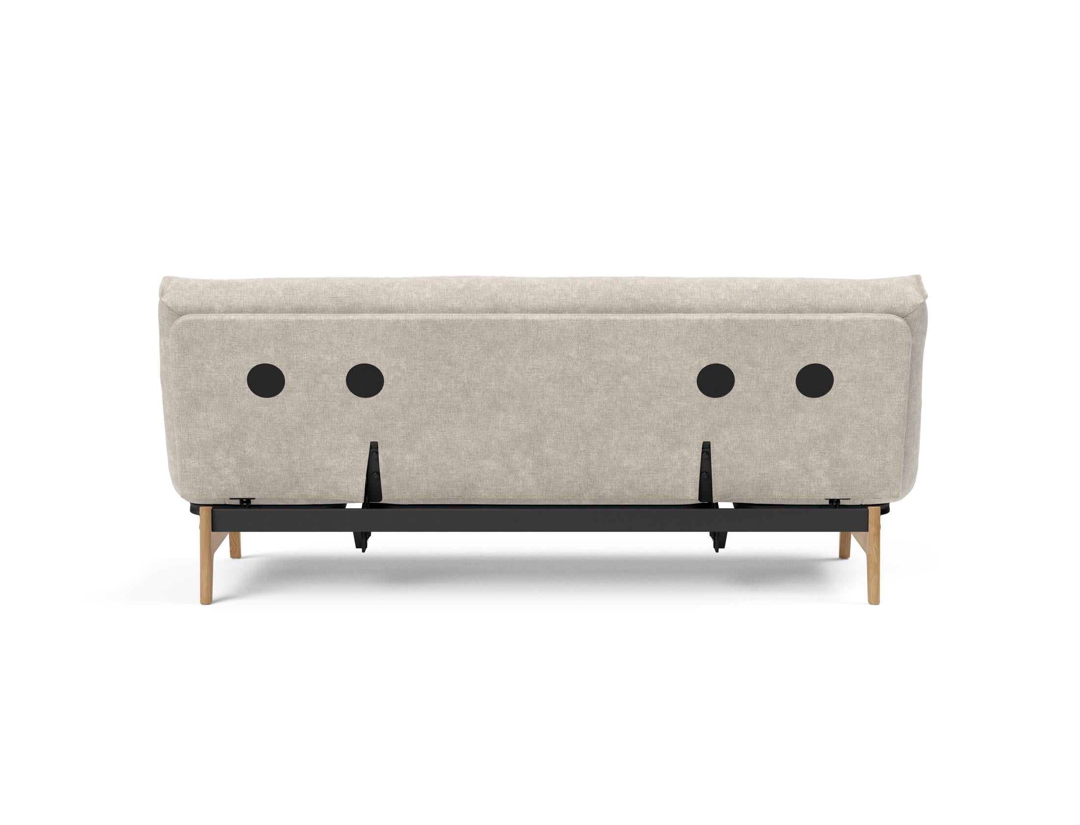 Aslak 120 Bettsofa Nordic: Modernes Design mit Soft Spring Bezug, perfekt für entspannte Abende und stilvolle Einrichtungsideen.