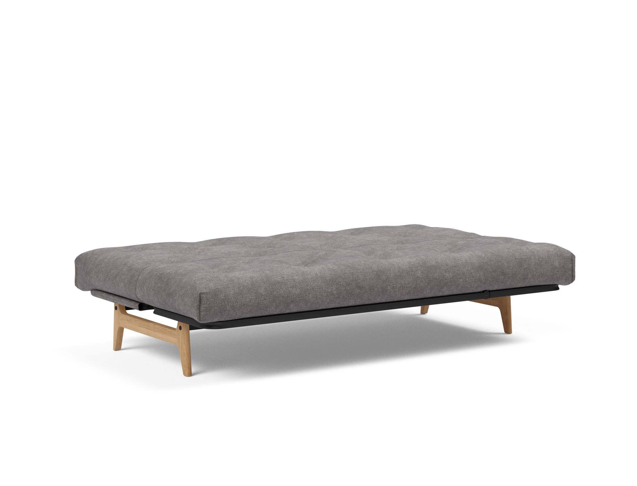 Aslak 120 Bettsofa Nordic: Modernes Design mit Soft Spring Bezug, perfekt für entspannte Abende und stilvolle Einrichtungsideen.