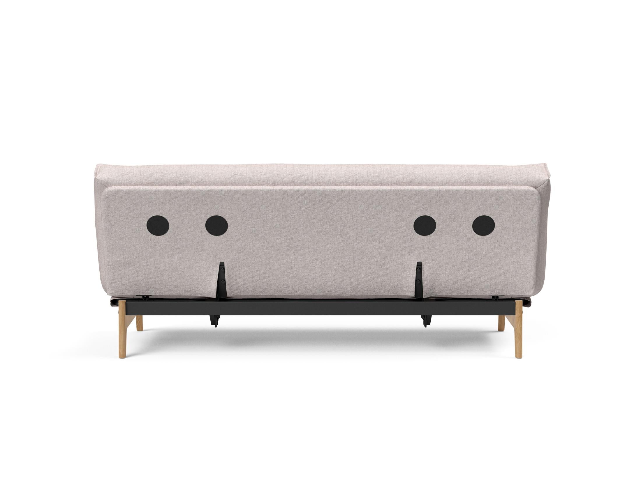 Aslak 120 Bettsofa Nordic: Modernes Design mit Soft Spring Bezug, perfekt für entspannte Abende und stilvolle Einrichtungsideen.