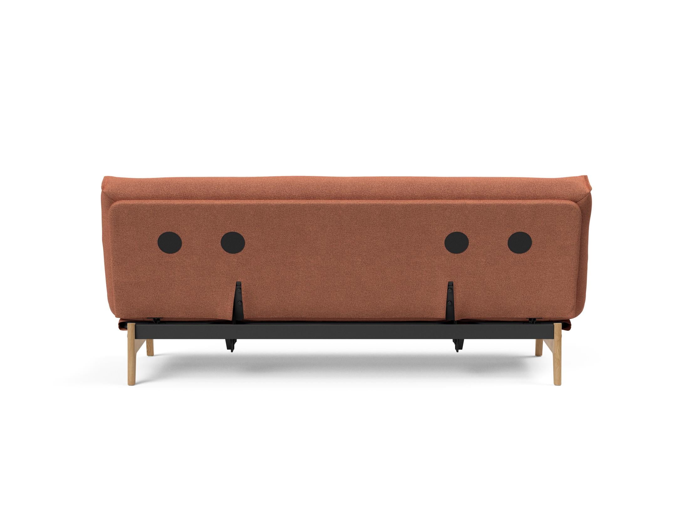 Aslak 120 Bettsofa Nordic: Modernes Design mit Soft Spring Bezug, perfekt für entspannte Abende und stilvolle Einrichtungsideen.